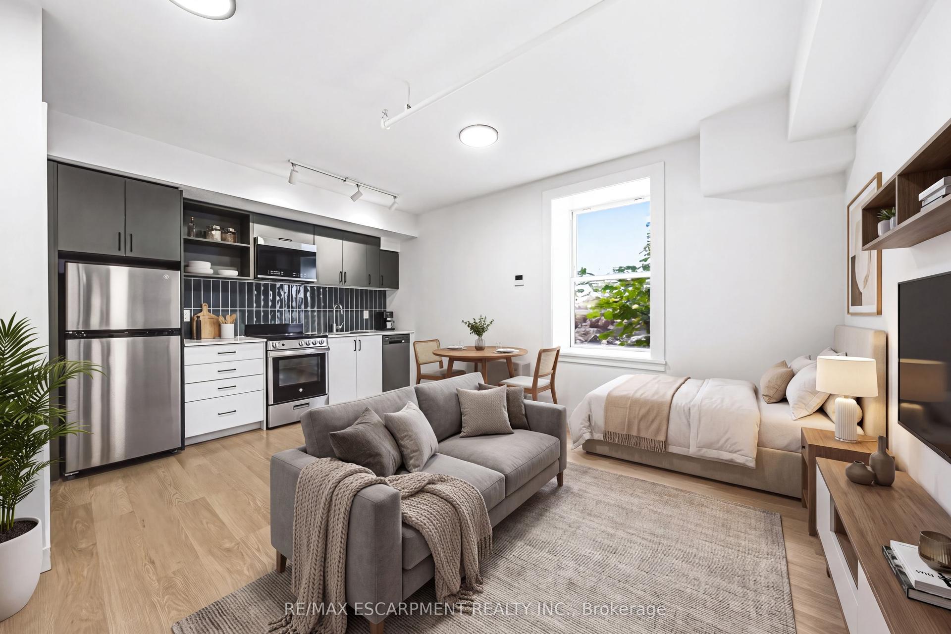 325 James Street S 104 #104, Hamilton — Multiplex for lease, photo 1