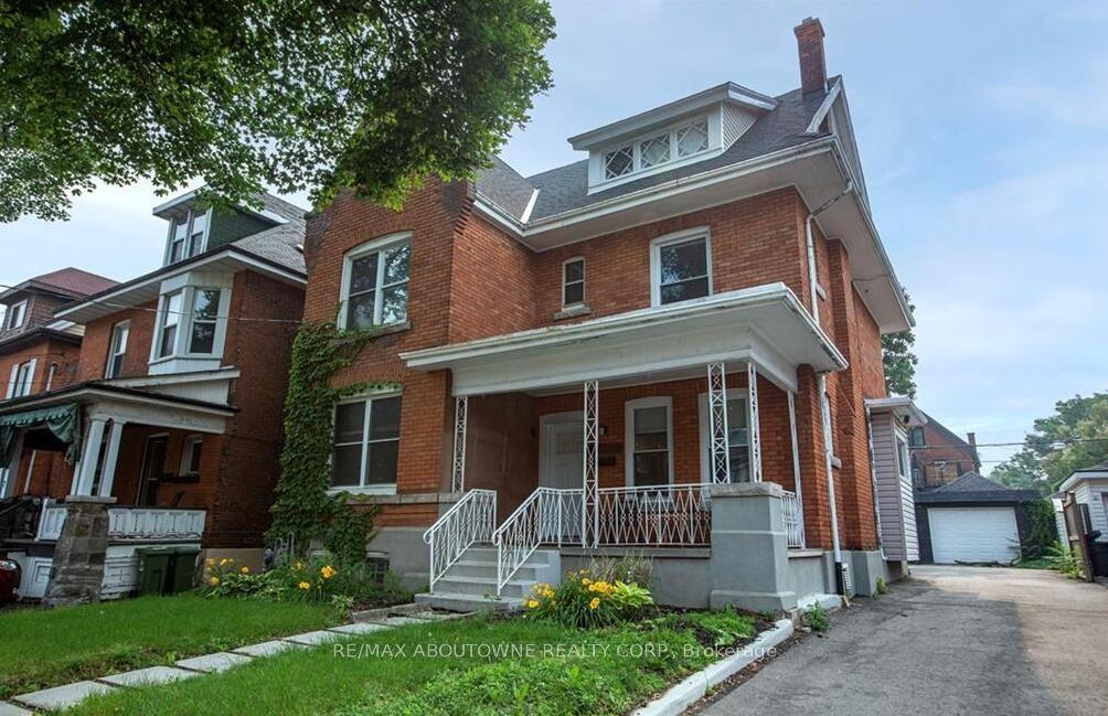 49 Fairleigh Avenue S — photo 1