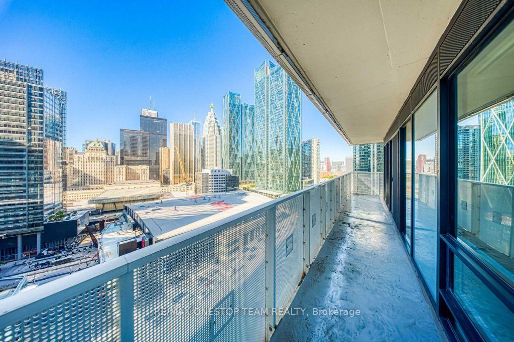 88 Harbour Street 2104 #2104, Toronto — Condo for sale, photo 1