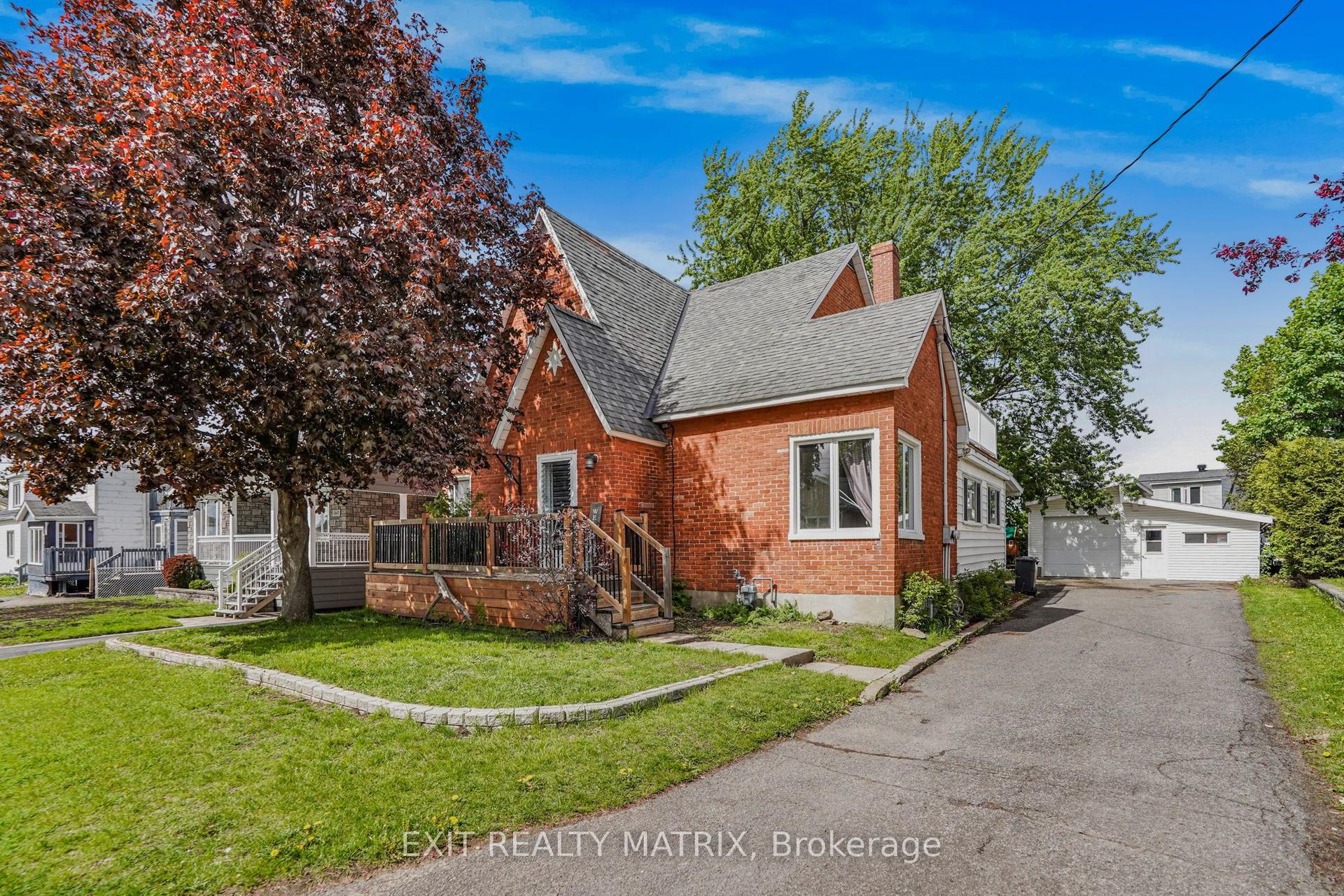 453 Garneau Road — photo 1