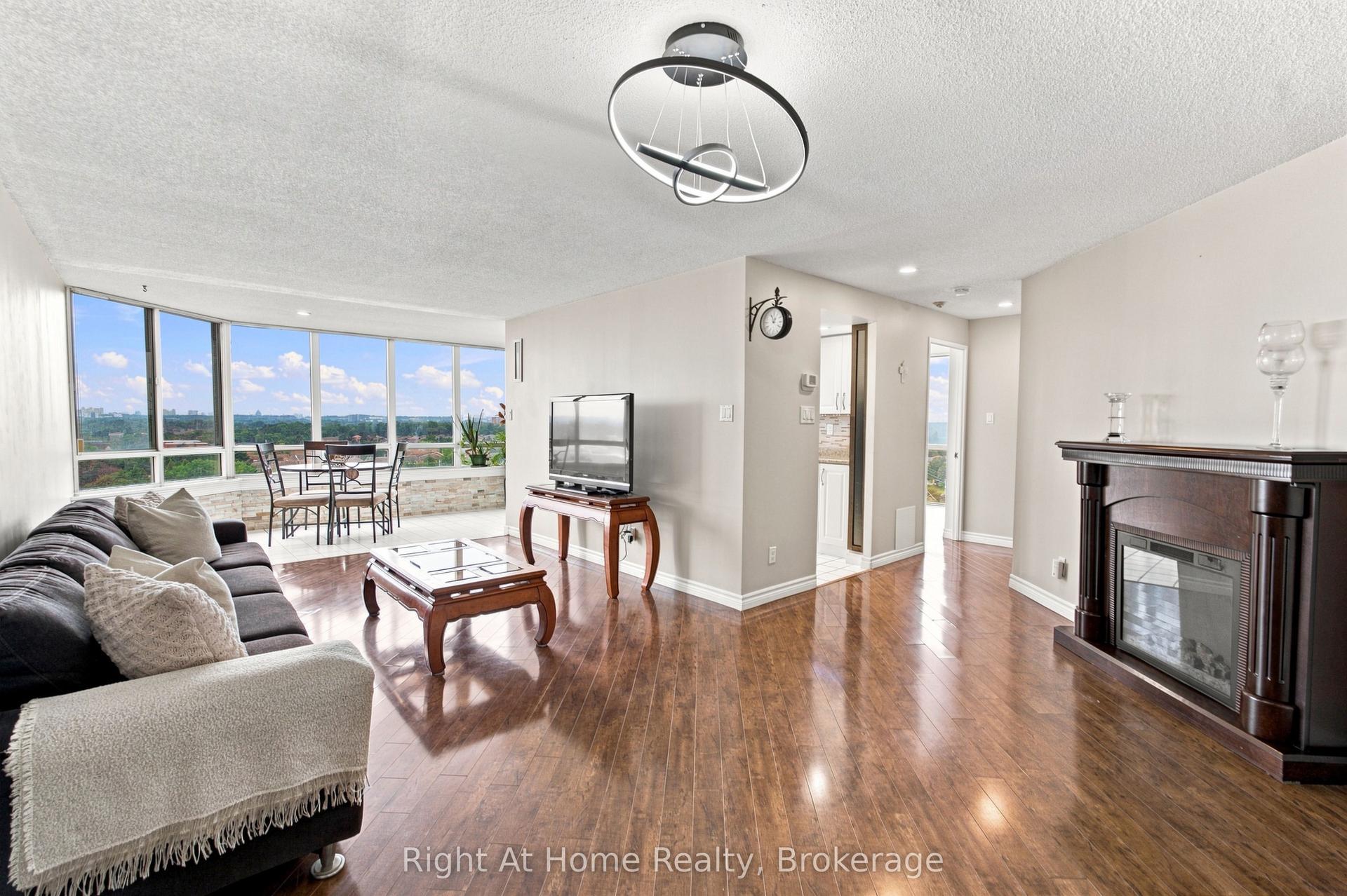 11753 Sheppard Avenue E 1215 #1215, Toronto — Condo for sale, photo 1