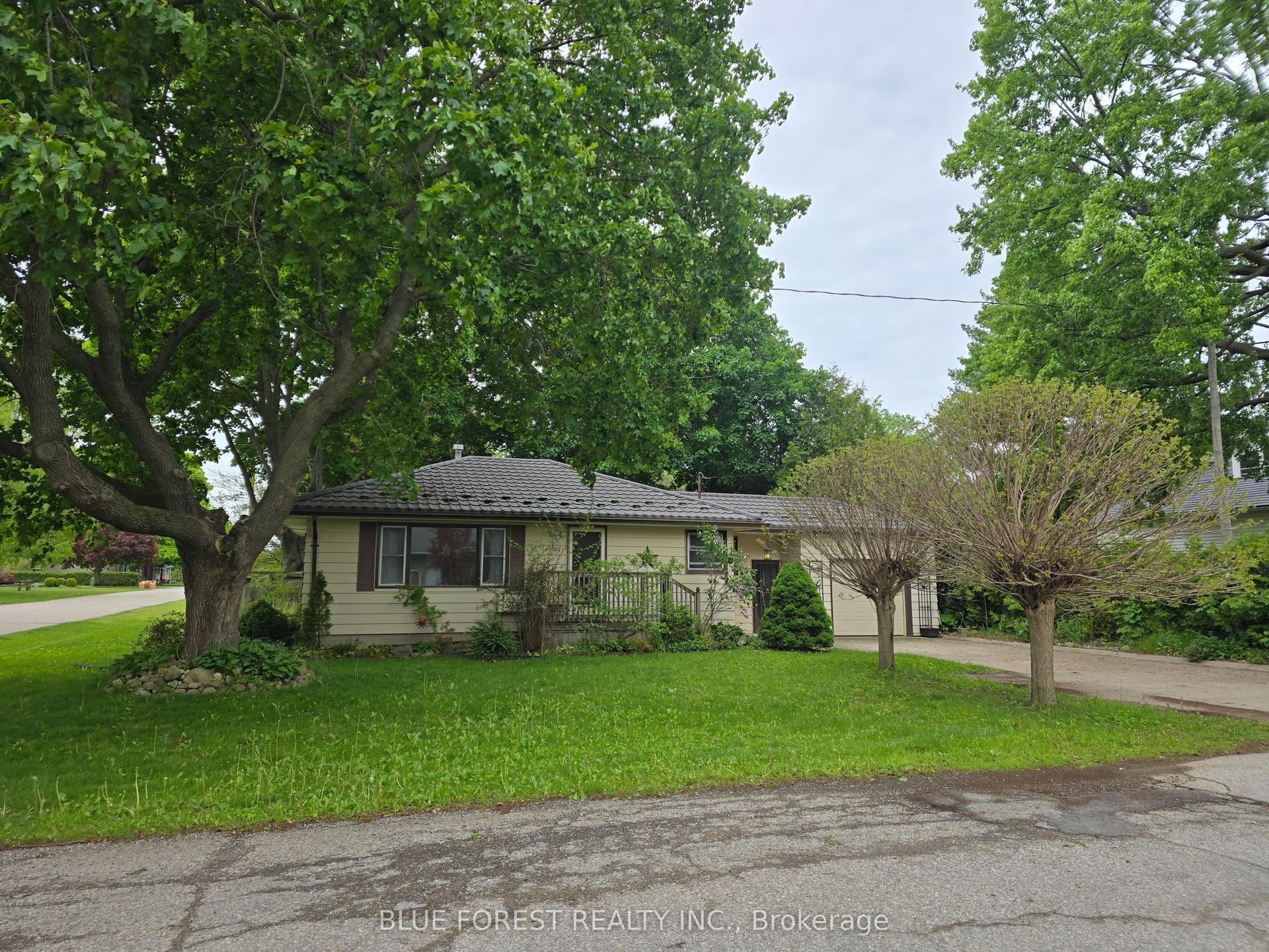 234 Flora Street — photo 1
