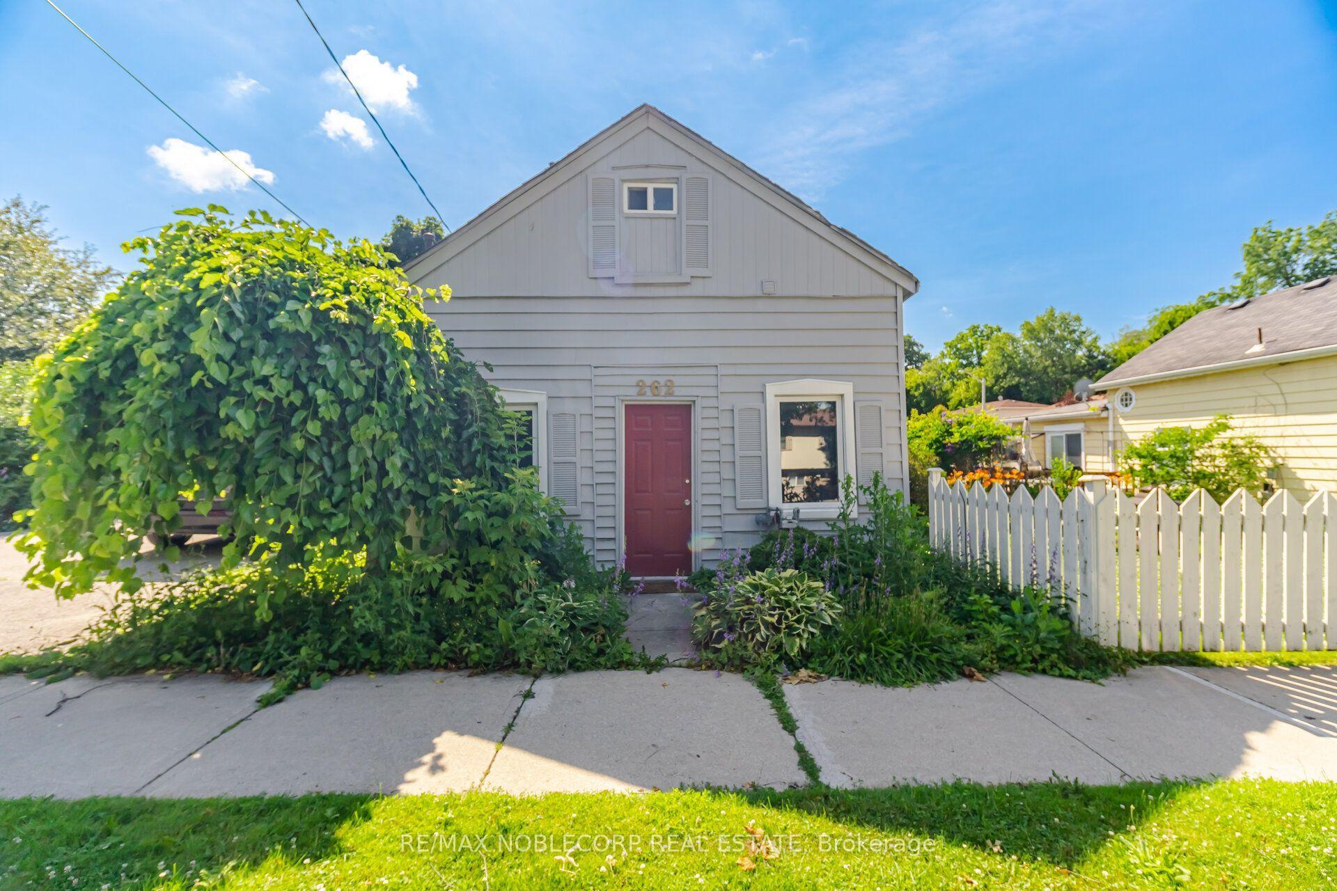 262 Pine Street, Milton — Detached for sale, photo 1