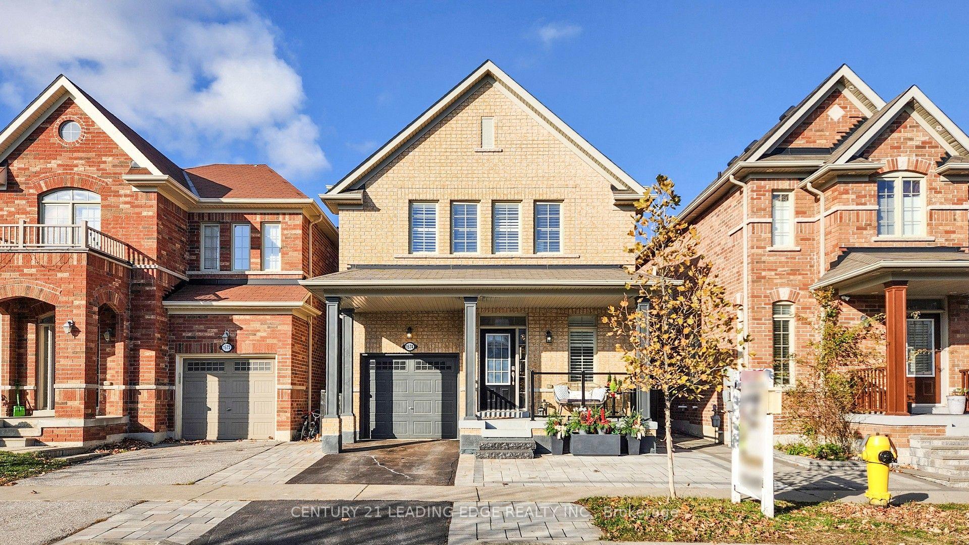 1574 Edgecroft Drive — photo 1