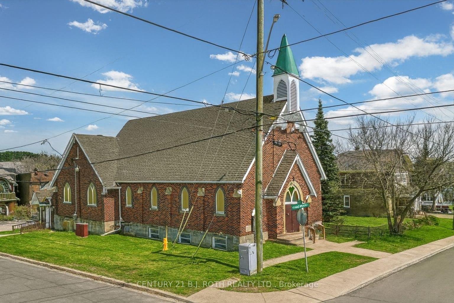 396 Antwerp Avenue — photo 1