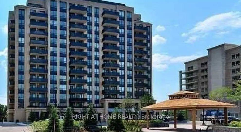 520 Steeles Avenue — photo 1