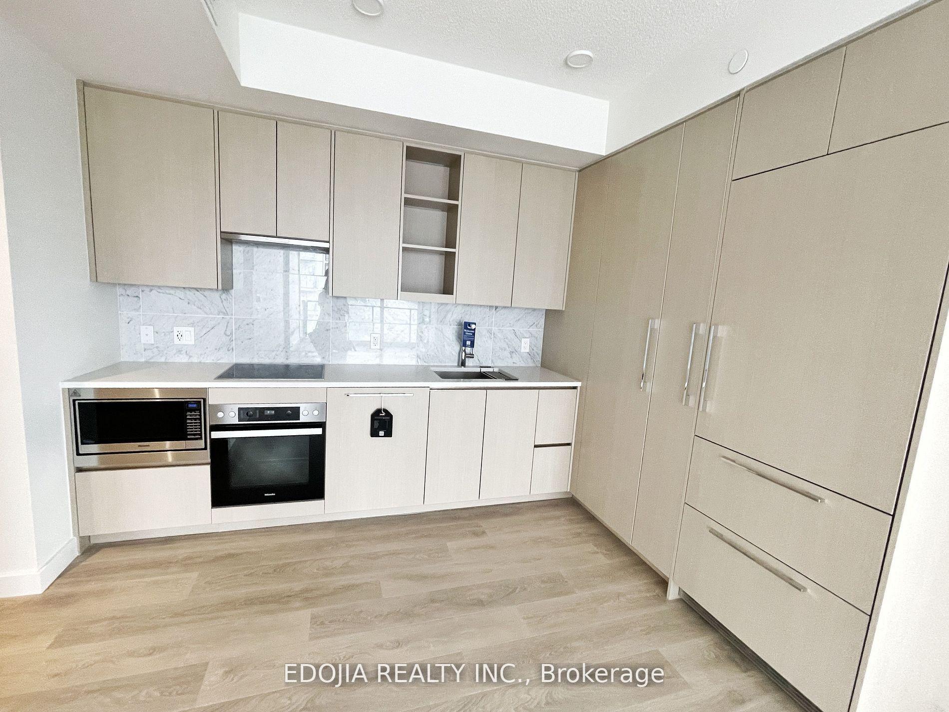 85 Mcmahon Drive 1506 #1506 — photo 1