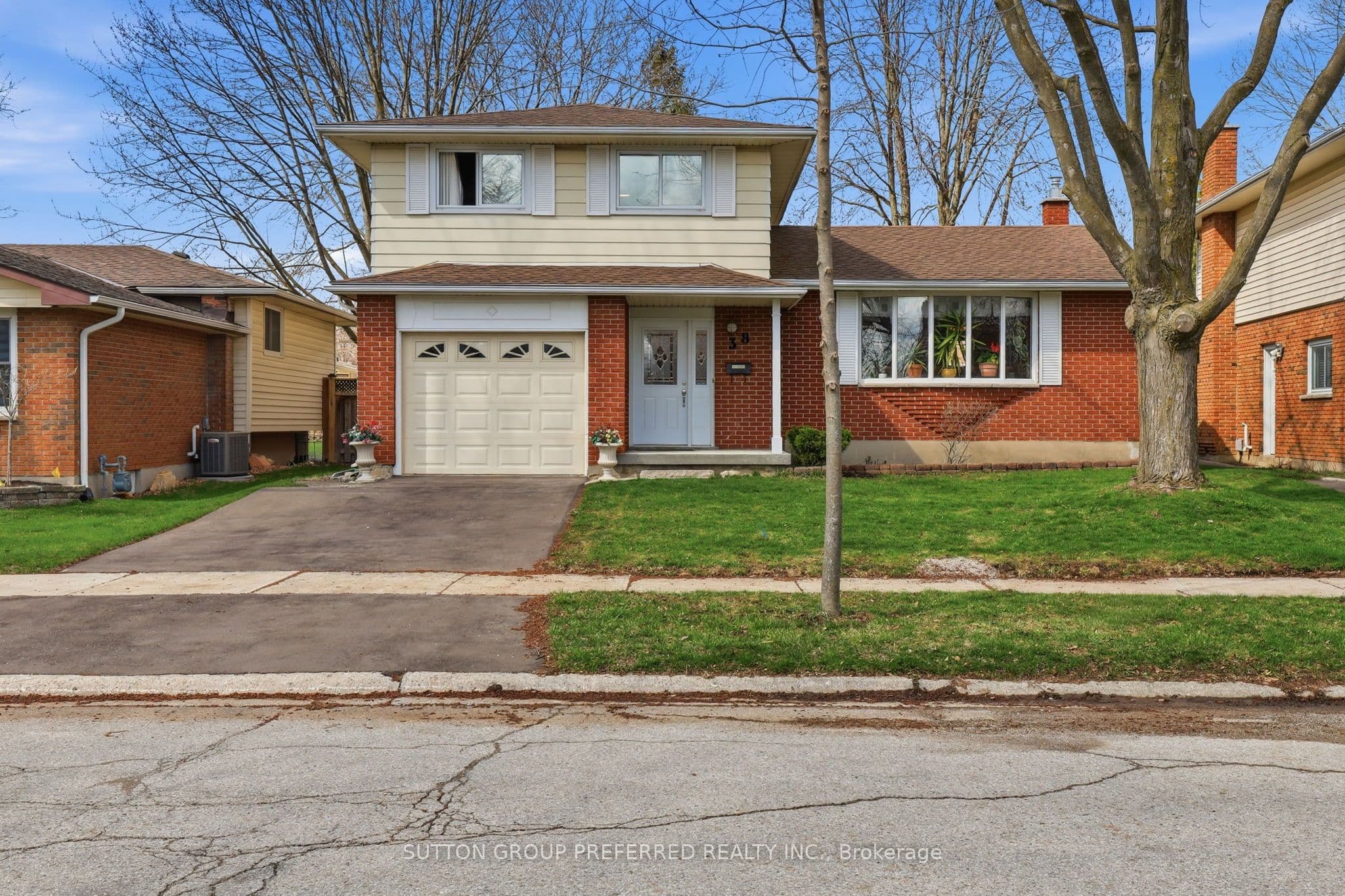 38 Alayne Crescent — photo 1