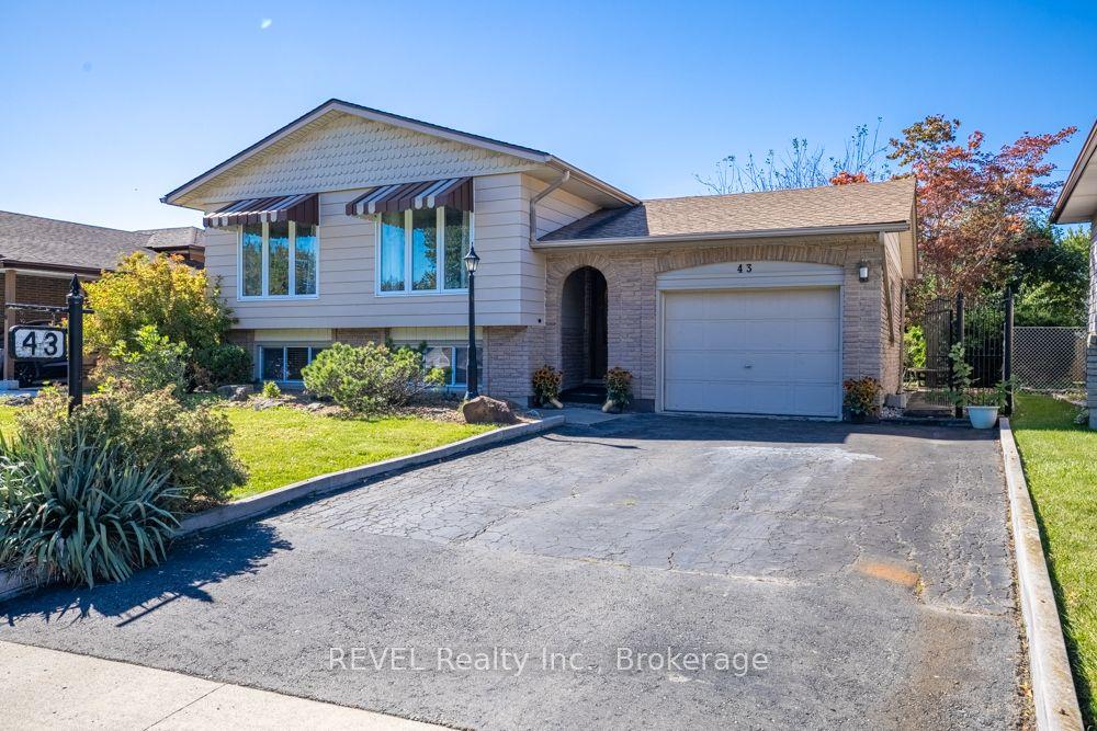 43 Trelawn Parkway — photo 1