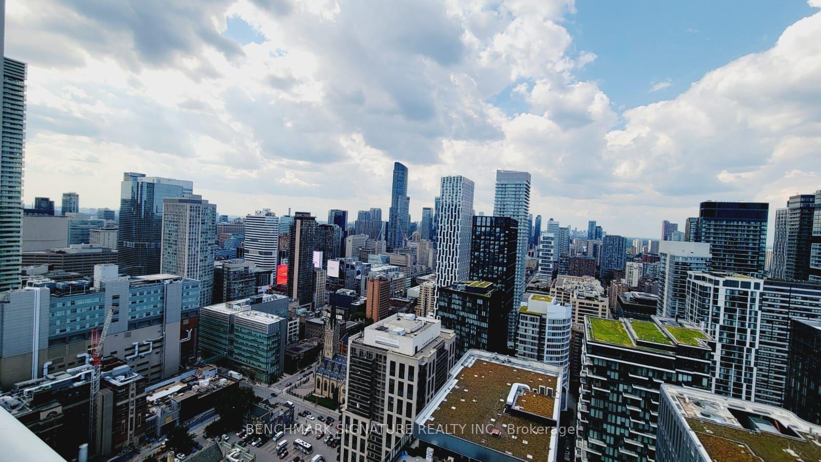 88 Queen Street E 4512 #4512 — photo 1