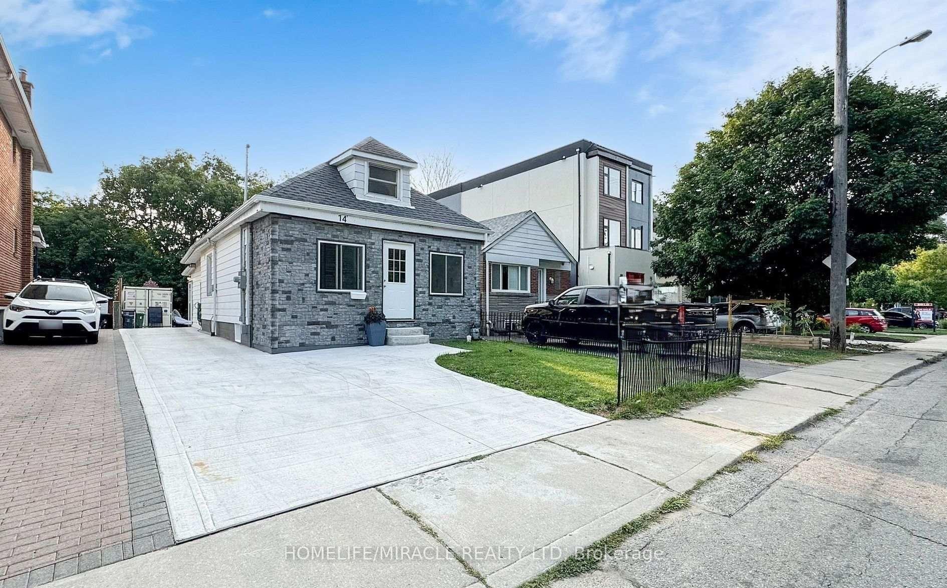 14 Spears Street, Toronto — Detached for sale, photo 1