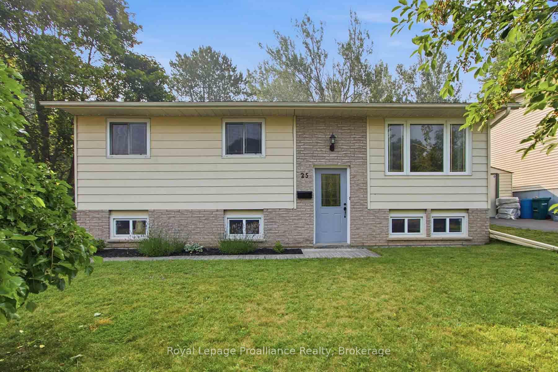25 Radeski Street, Quinte West — Detached for sale, photo 1