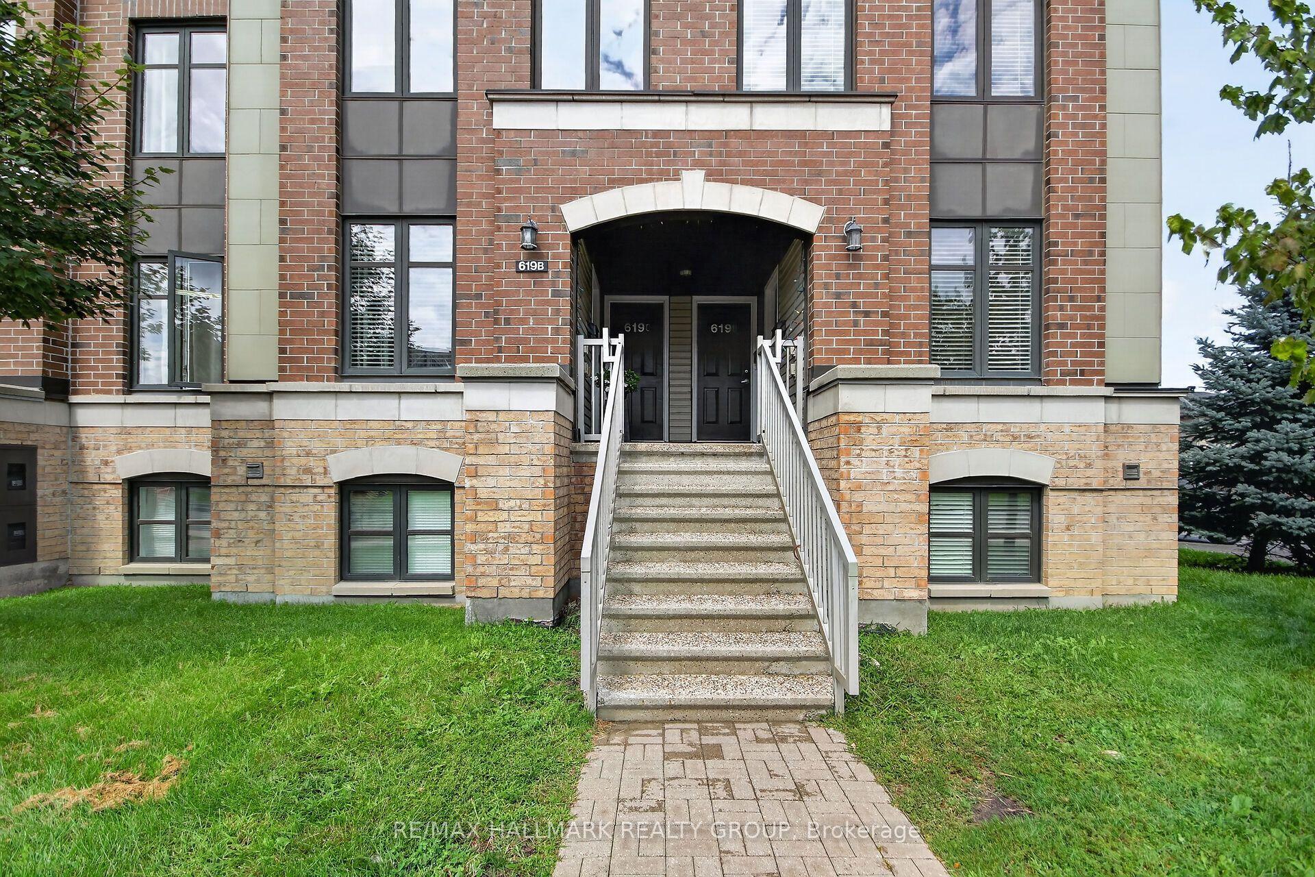 619 A Chapman Mills Drive, Barrhaven — Condo Town for lease, photo 1