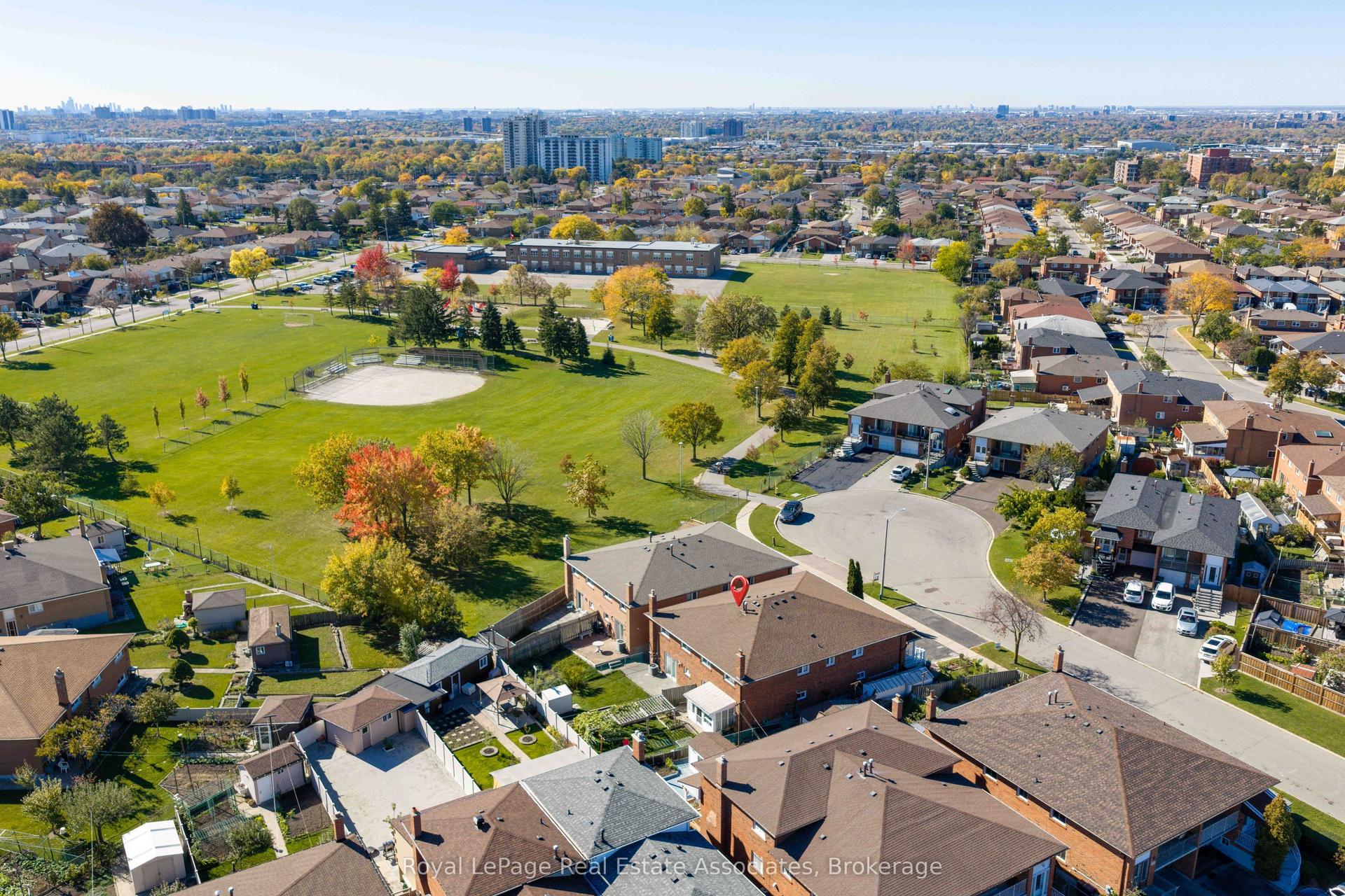 7 Capstan Court, Toronto — Semi-Detached for sale, photo 1