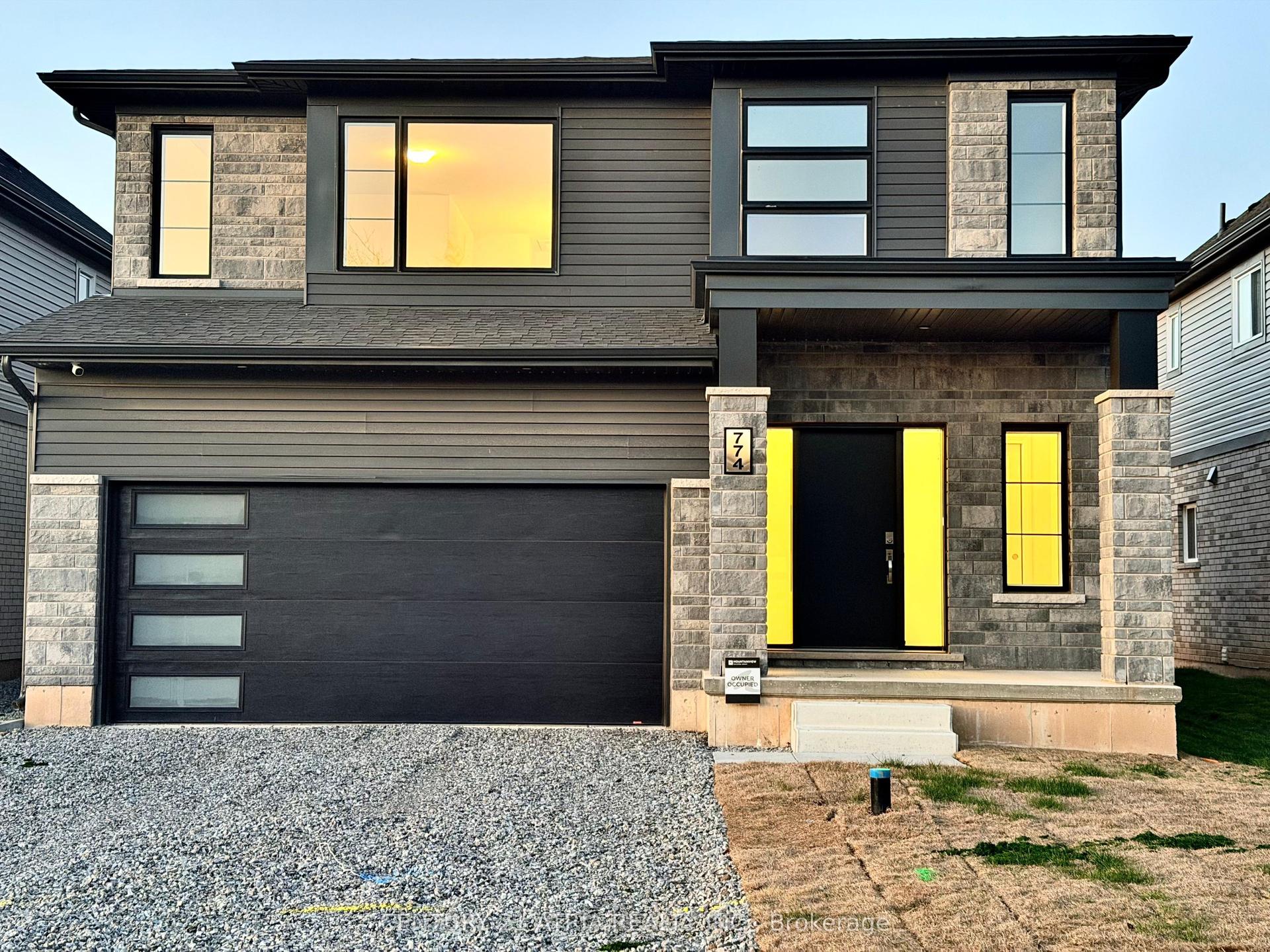 774 Bradford Avenue — photo 1