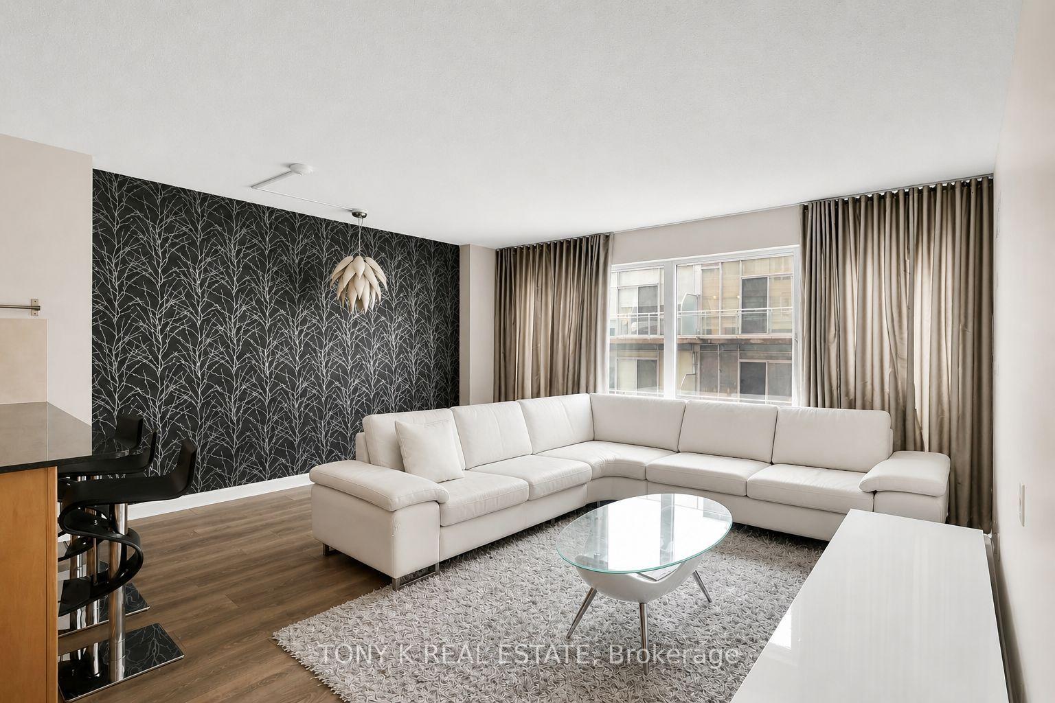 210 Victoria Street 2113 #2113 — photo 1