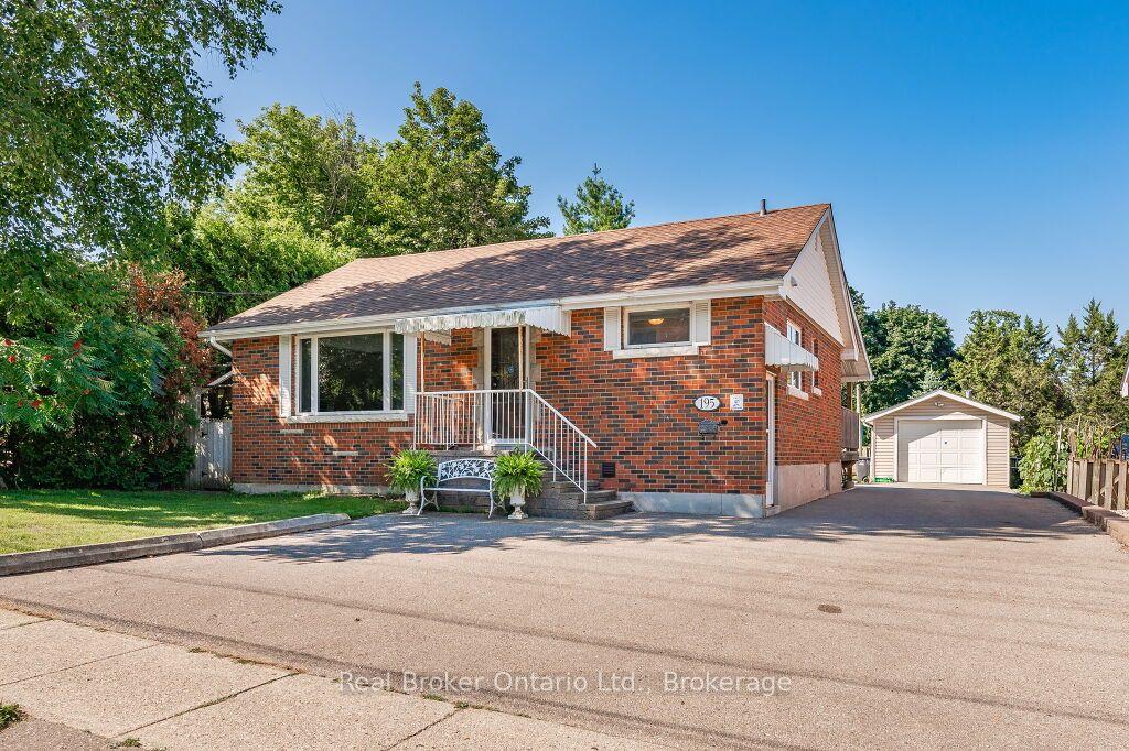 195 EDINBURGH Road S Lower #Lower — photo 1