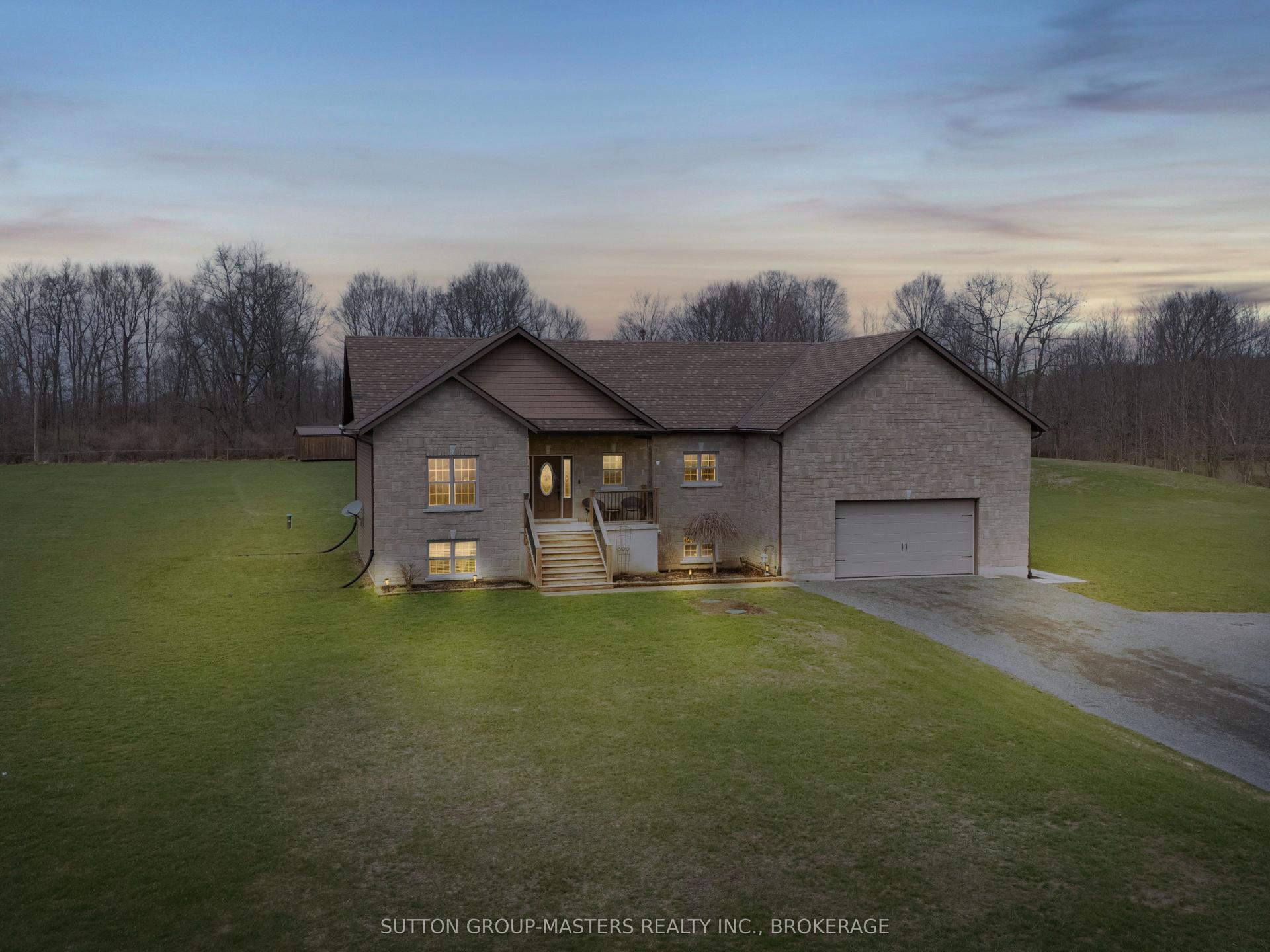 11 Dawson Drive — photo 1