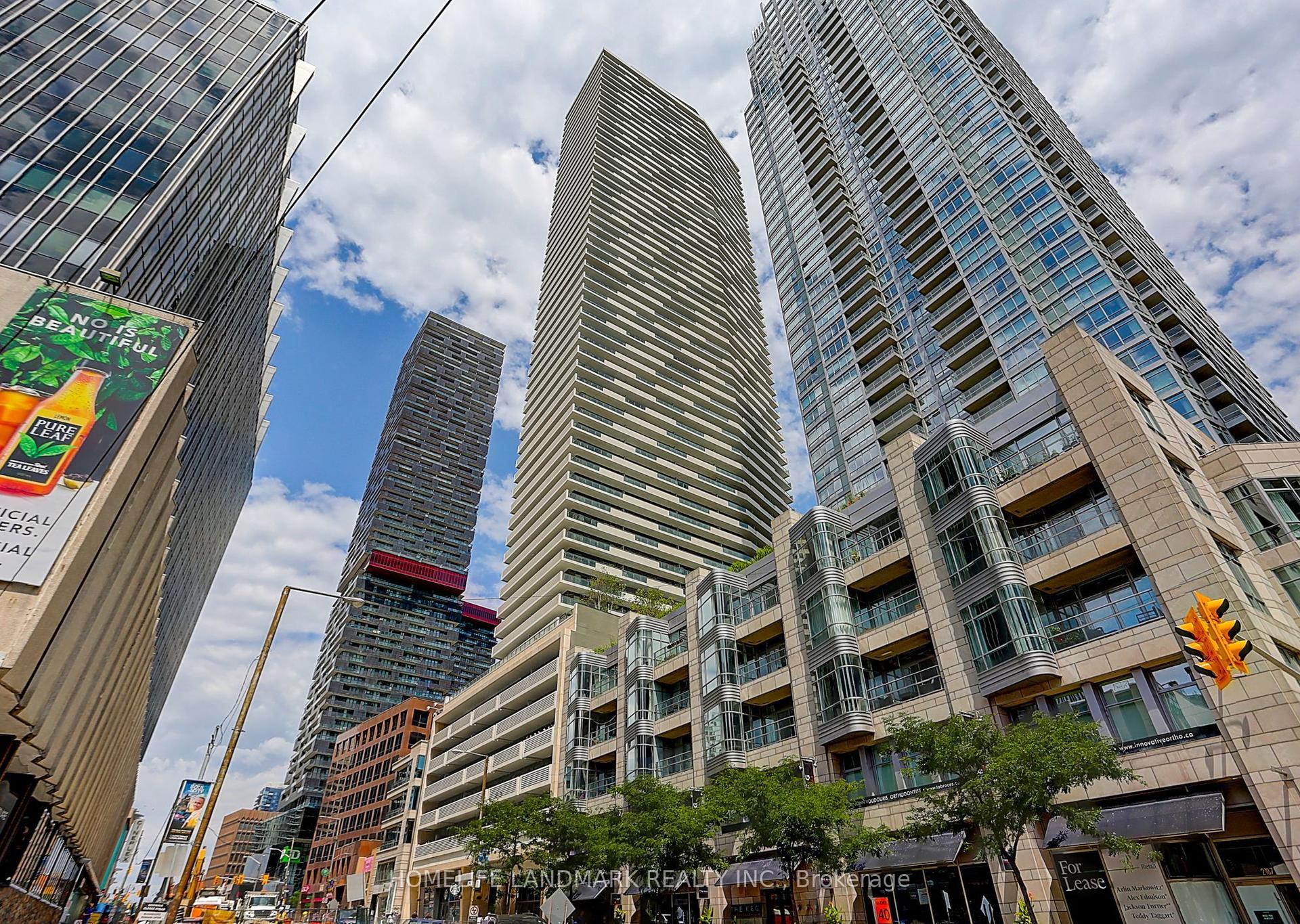2221 Yonge Street 3304 #3304, Toronto — Condo for sale, photo 1