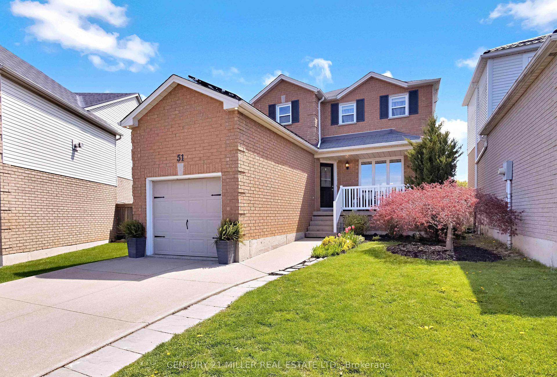 51 Cartier Crescent — photo 1