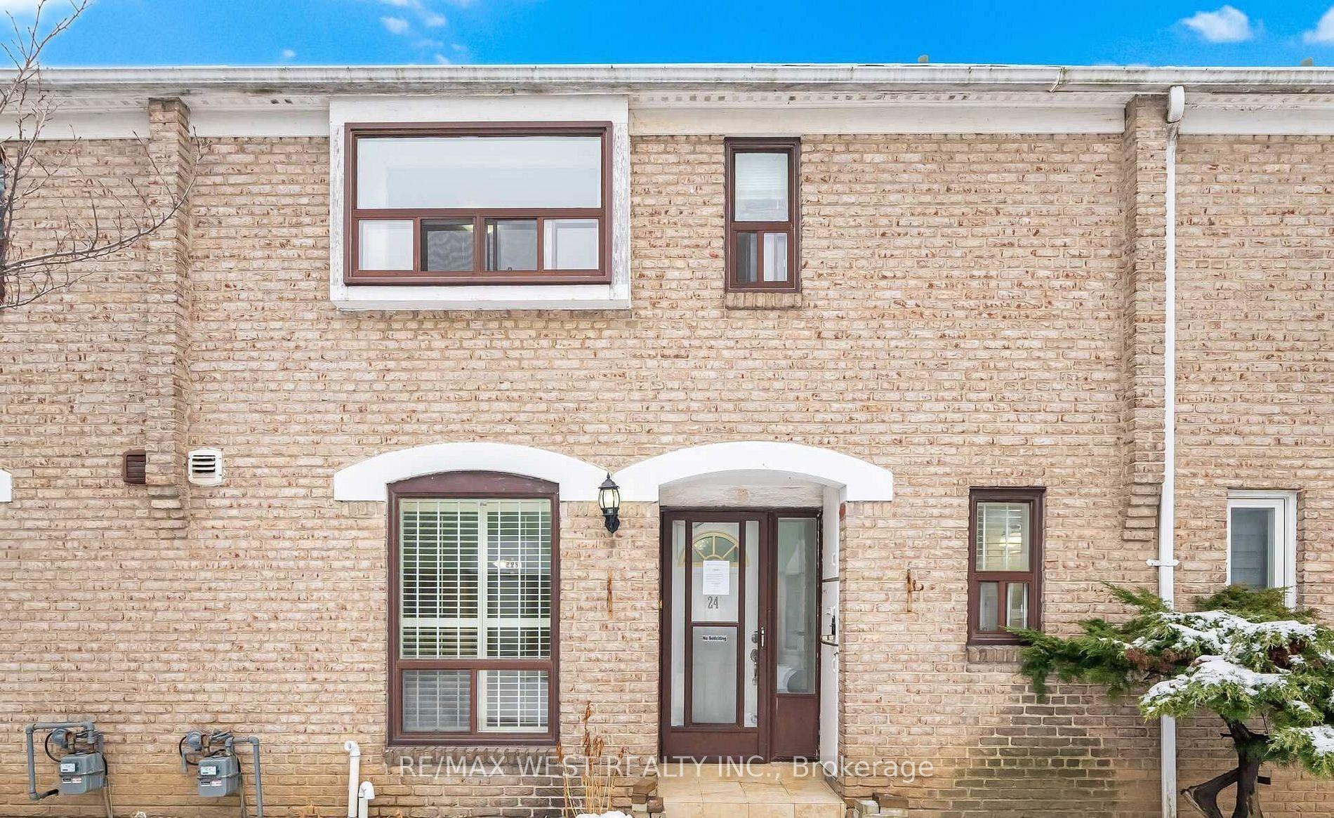 25 Gosford Boulevard 24 #24, Toronto — Condo Town for sale, photo 1