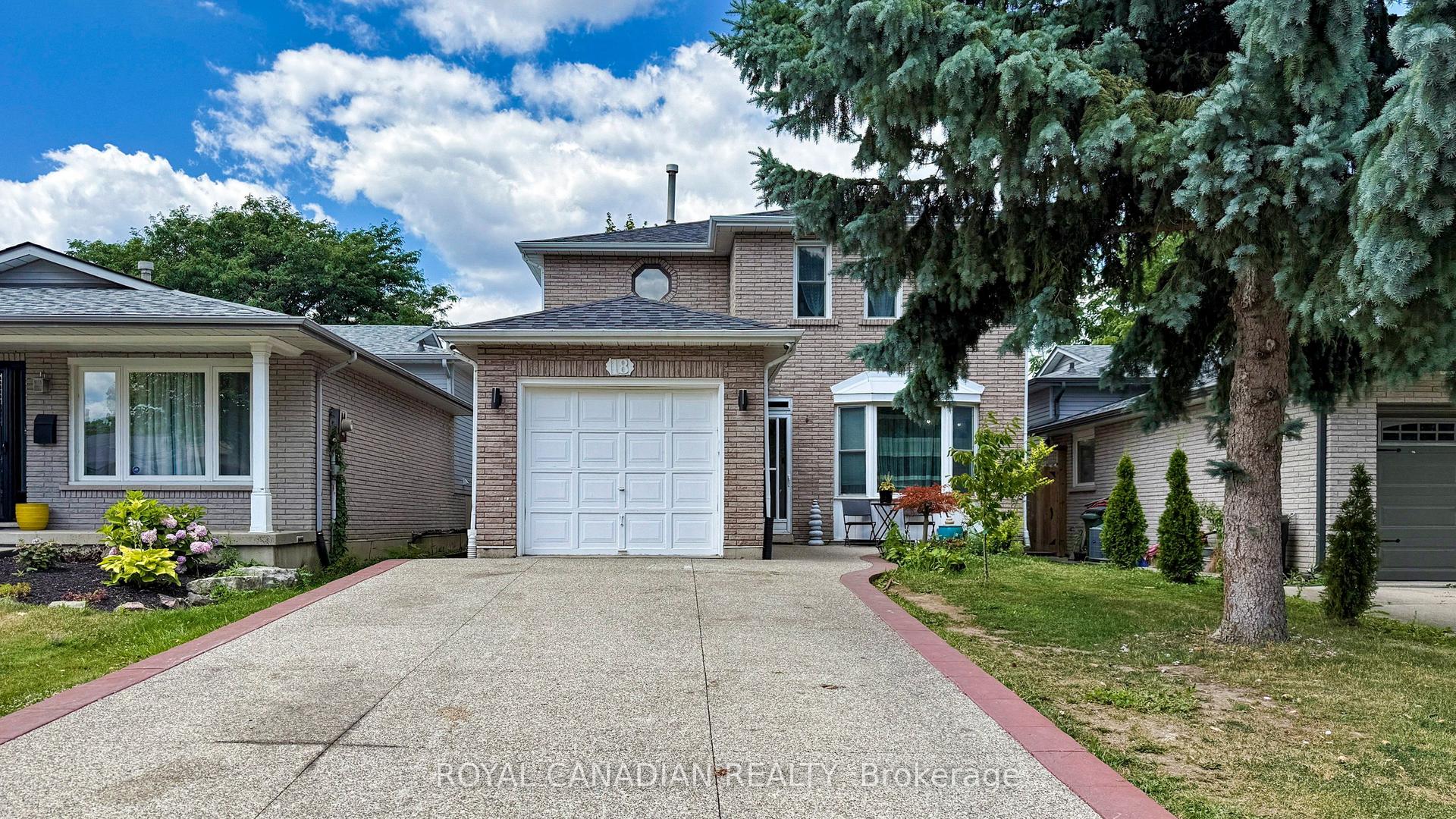 18 Millpond Place — photo 1