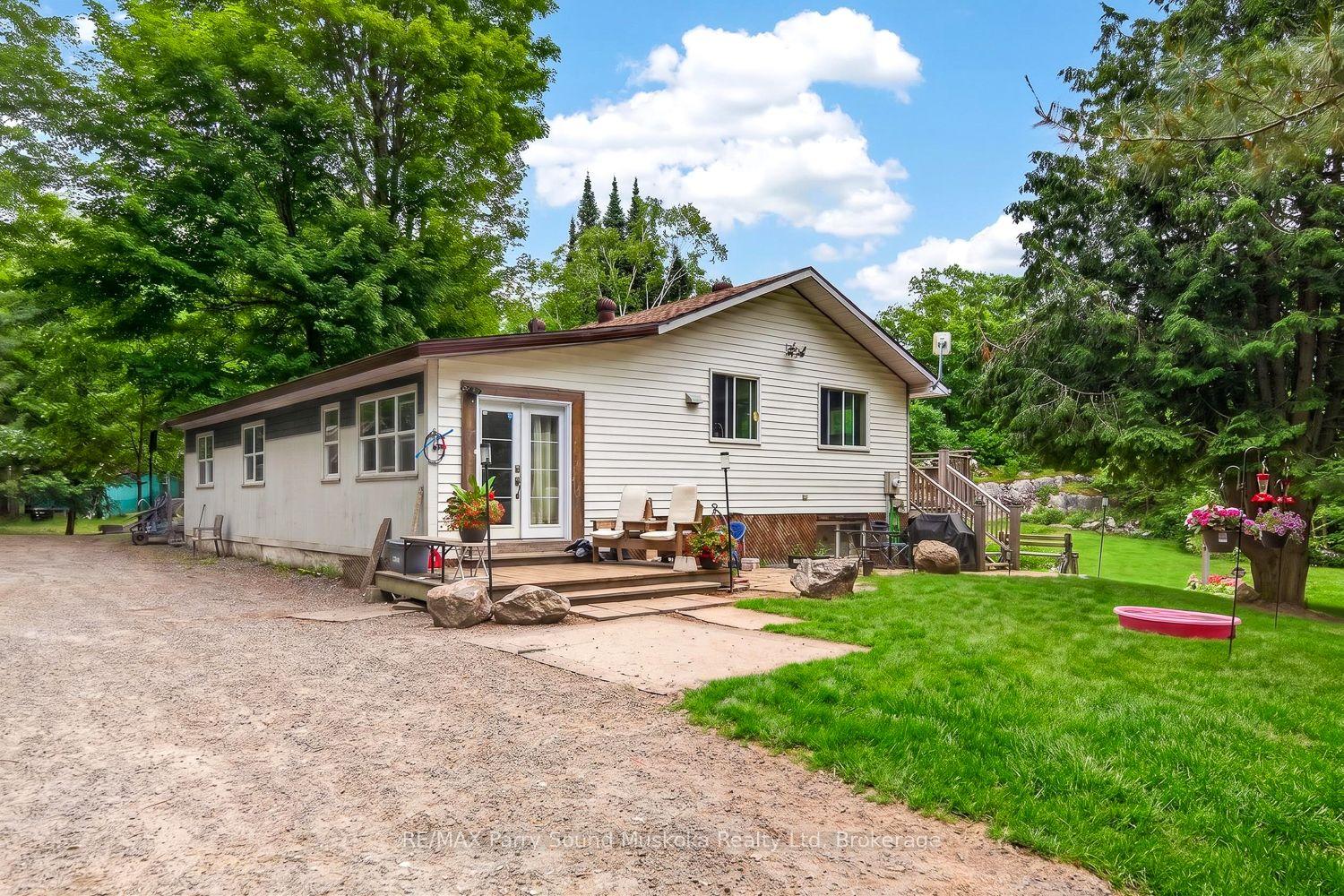 15 Toronto Lake Road — photo 1