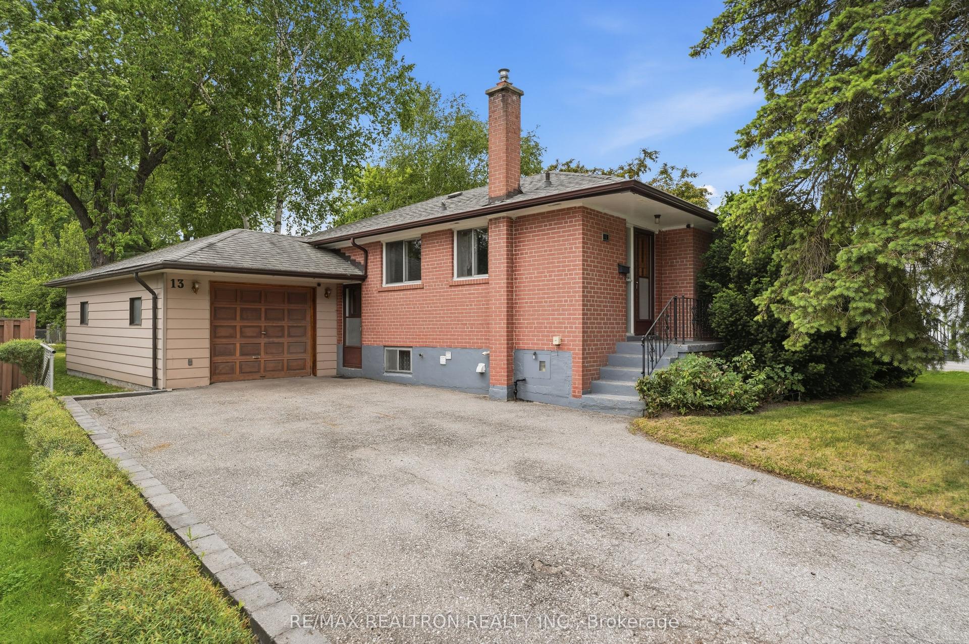 13 Kemano Road — photo 1