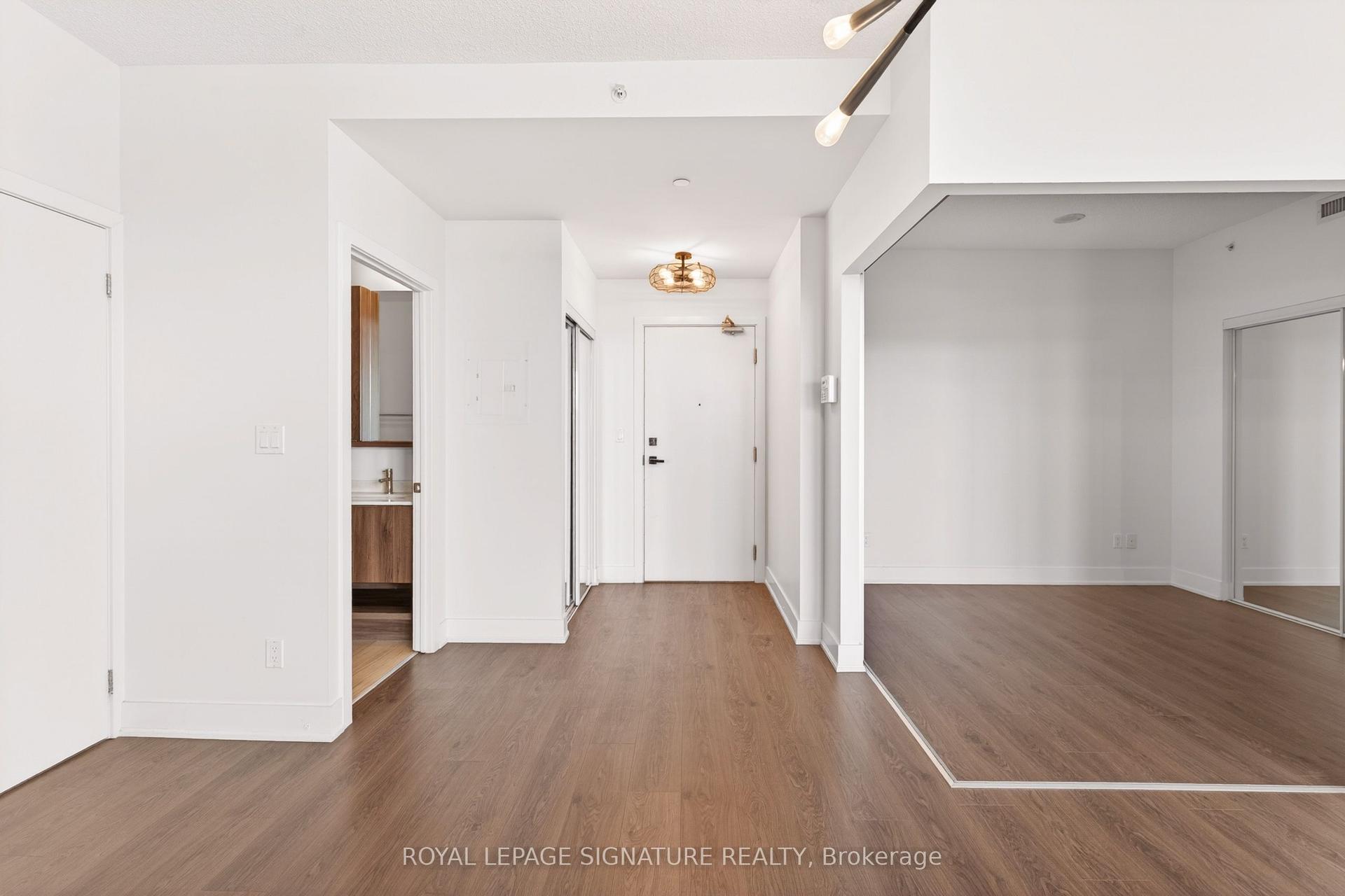 99 The Donway W N/A 920 #920 — photo 1