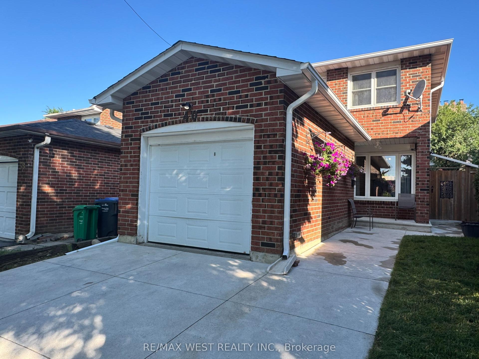40 Maplehurst Square, Brampton — Detached for sale, photo 1
