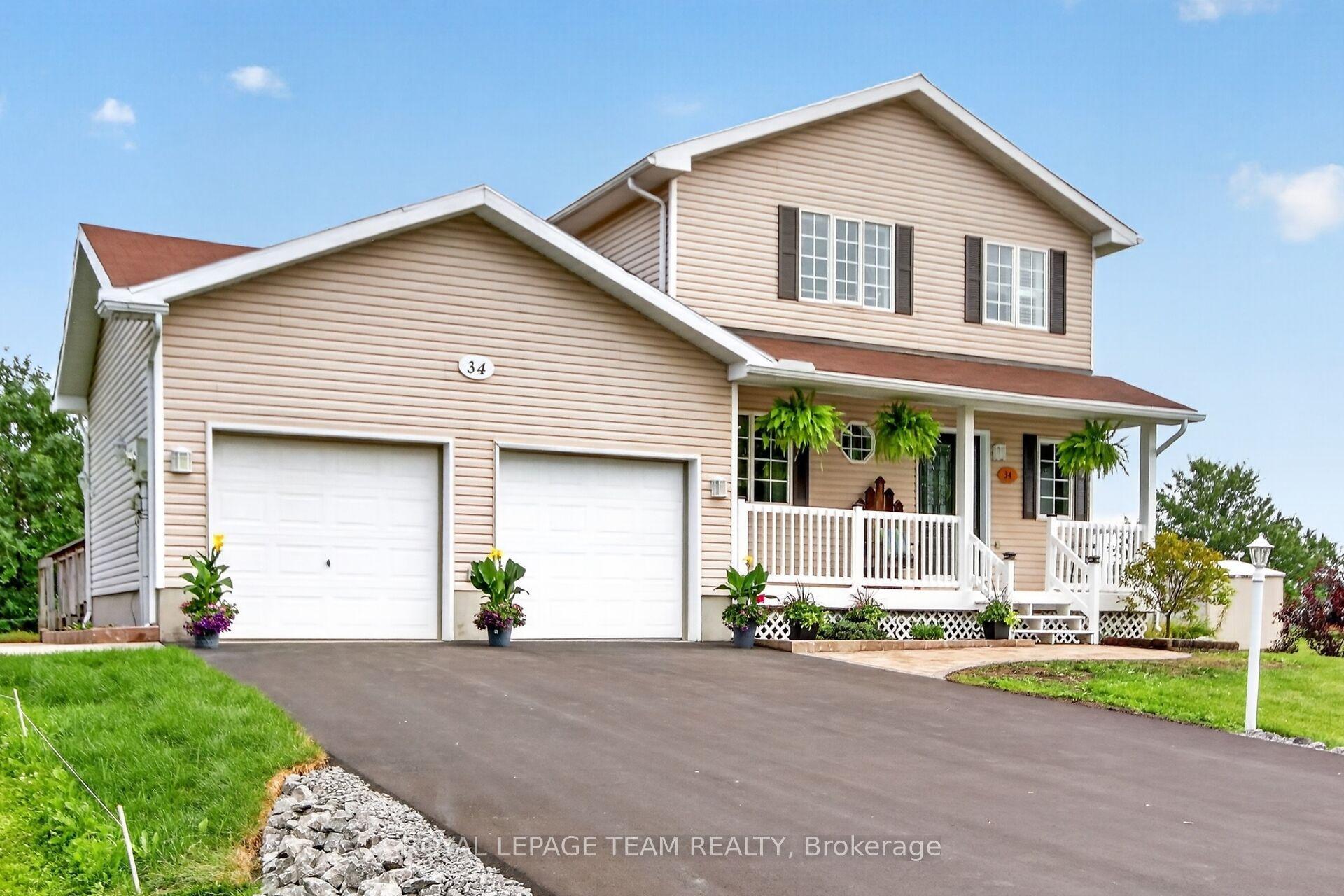 34 Jenna Drive, McNab/Braeside — Detached for sale, photo 1