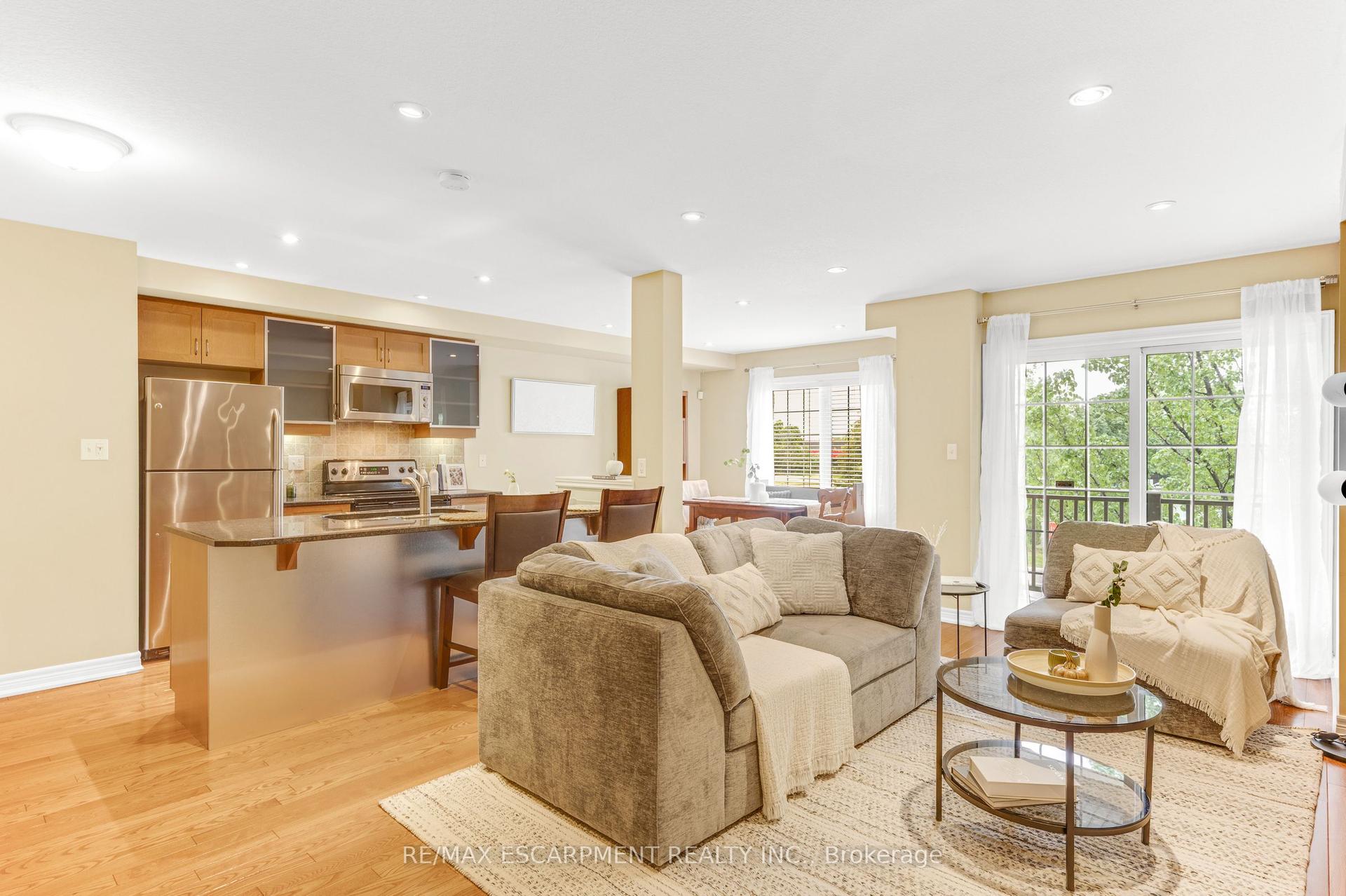 628 Brain Common, Burlington — Townhouse for sale, photo 1