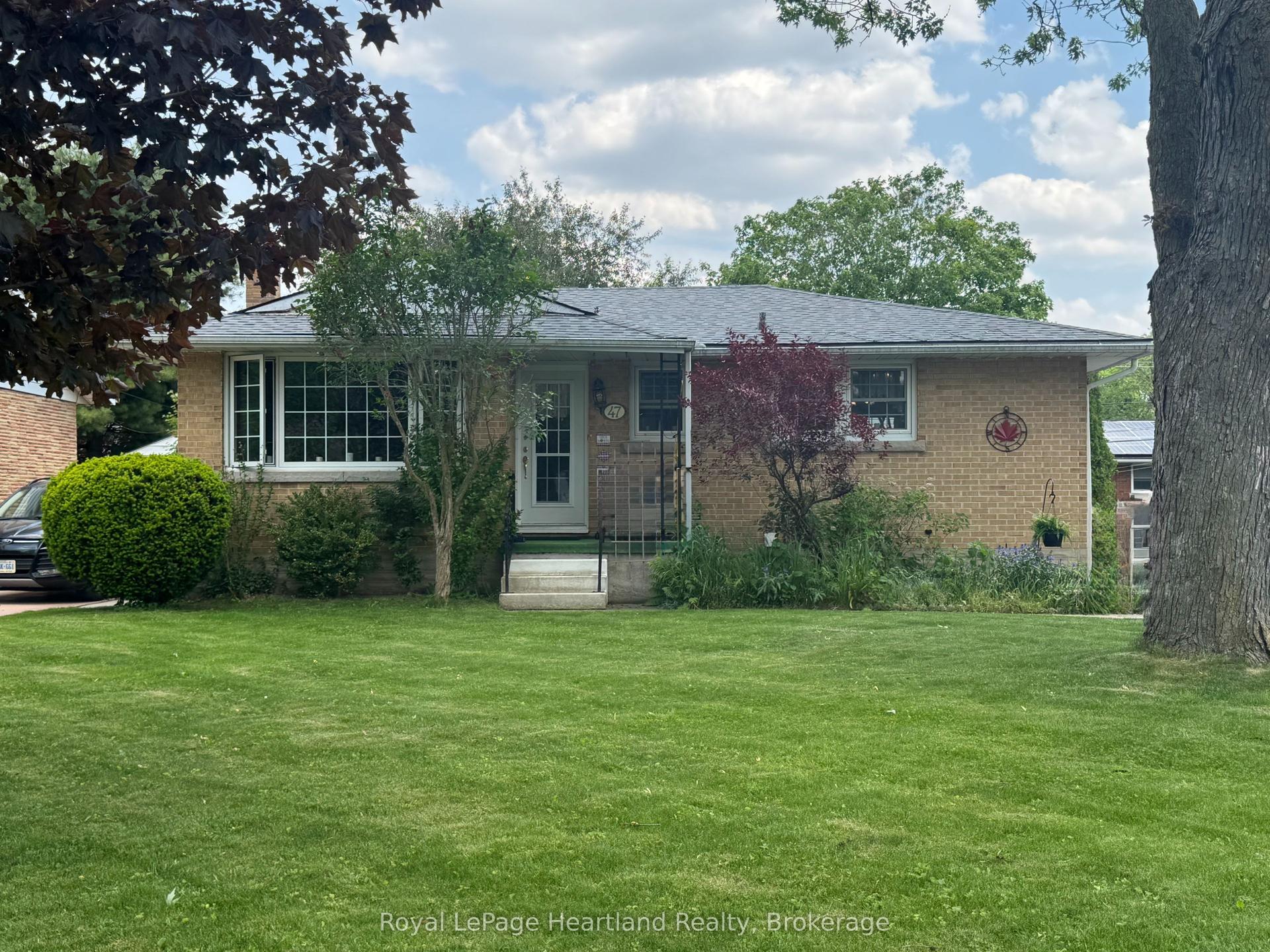47 McDonald Street, Stratford — Detached for sale, photo 1