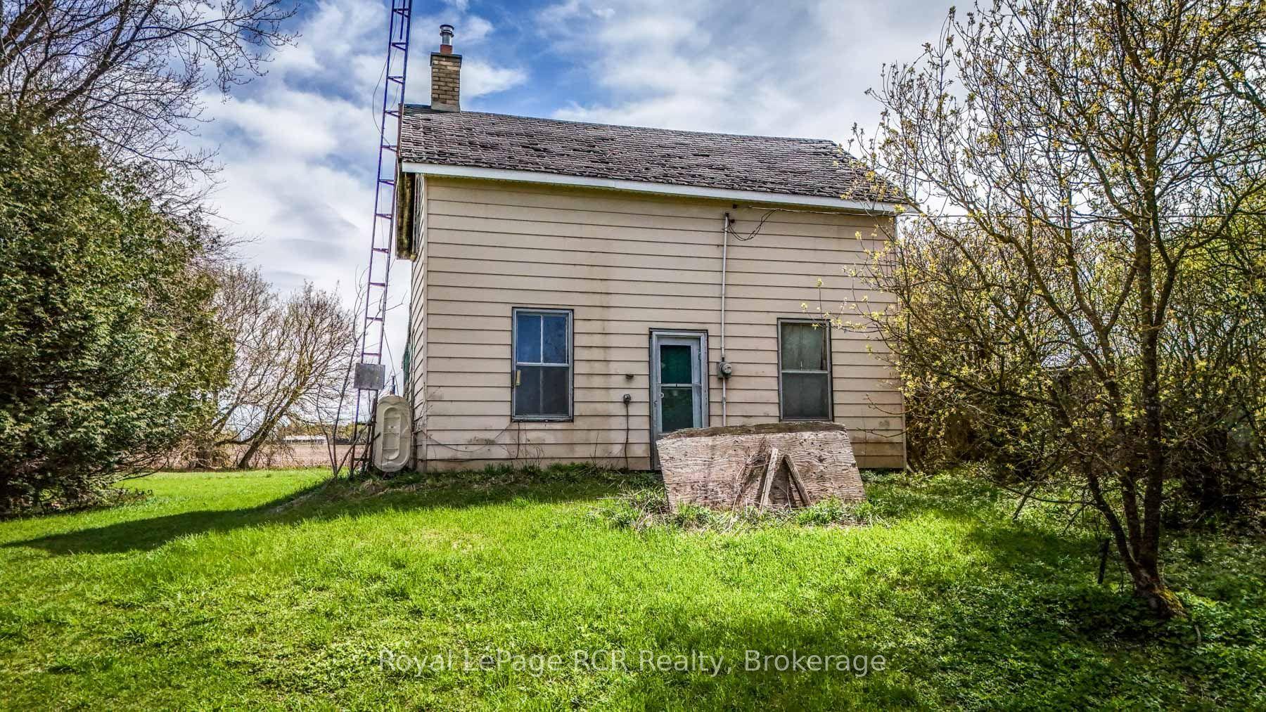 250 HARRIS Street — photo 1