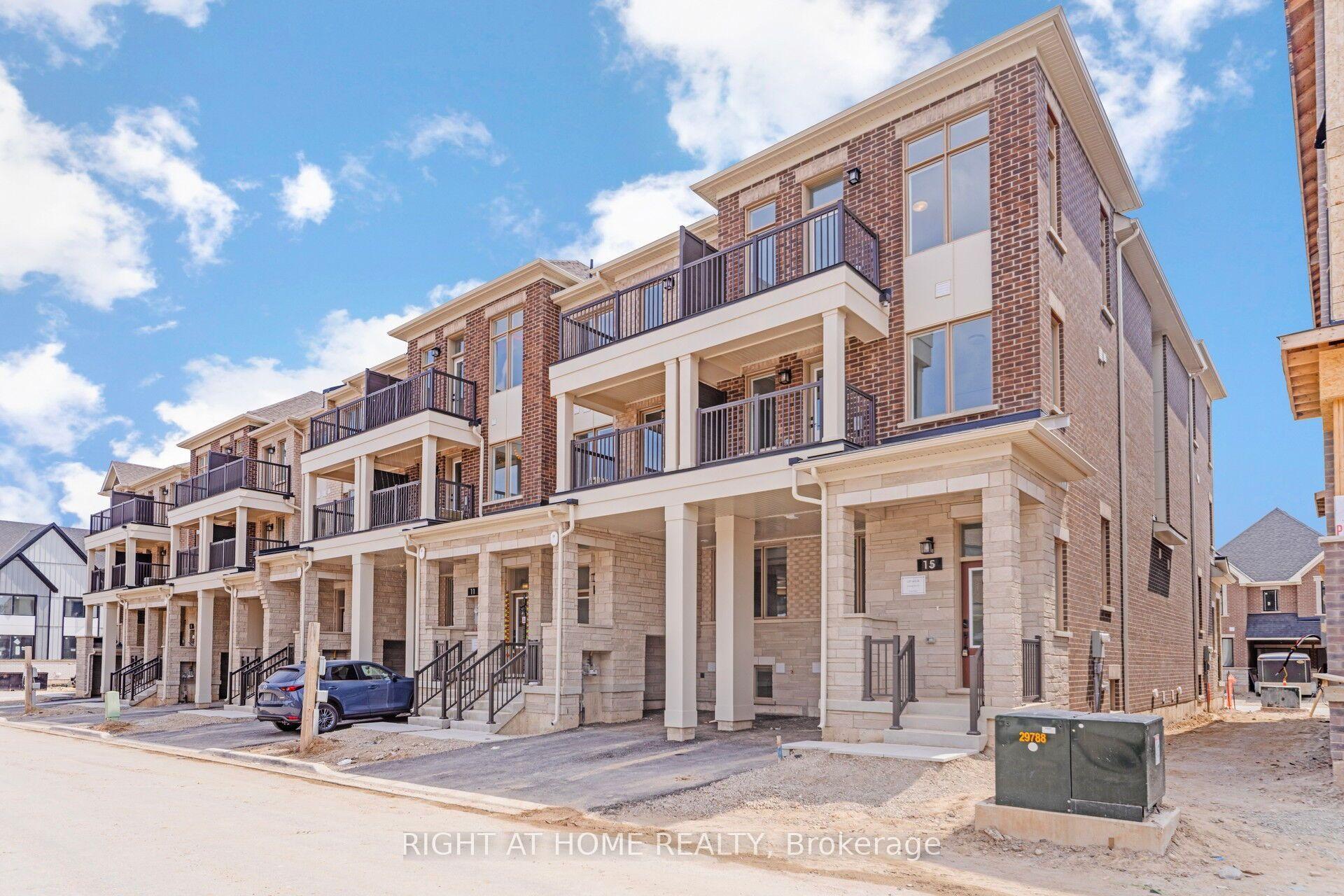 15 KINGS HILL Drive, Brampton — Townhouse for lease, photo 1