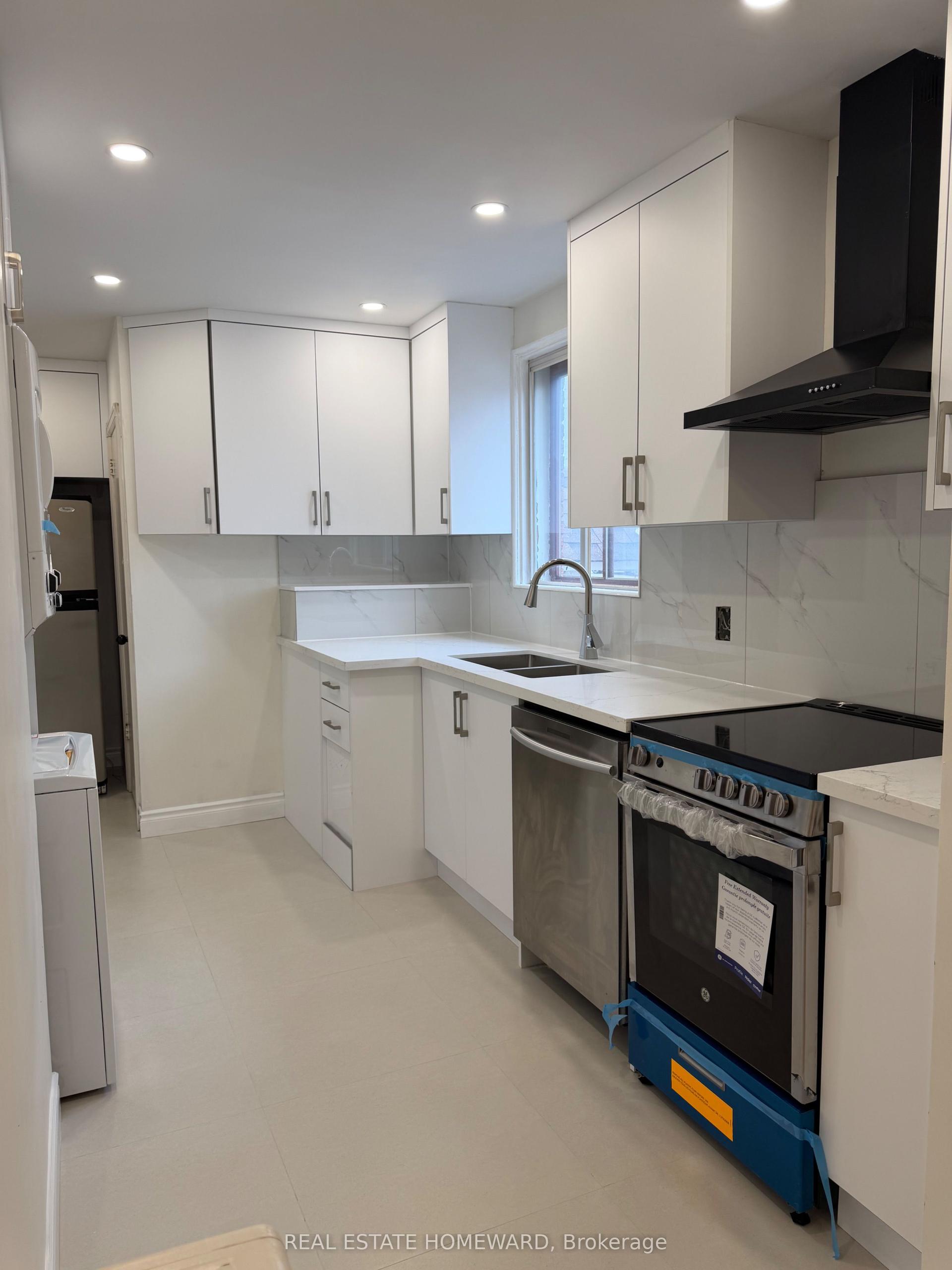 124 Glencrest Boulevard Main #Main, Toronto — Detached for lease, photo 1