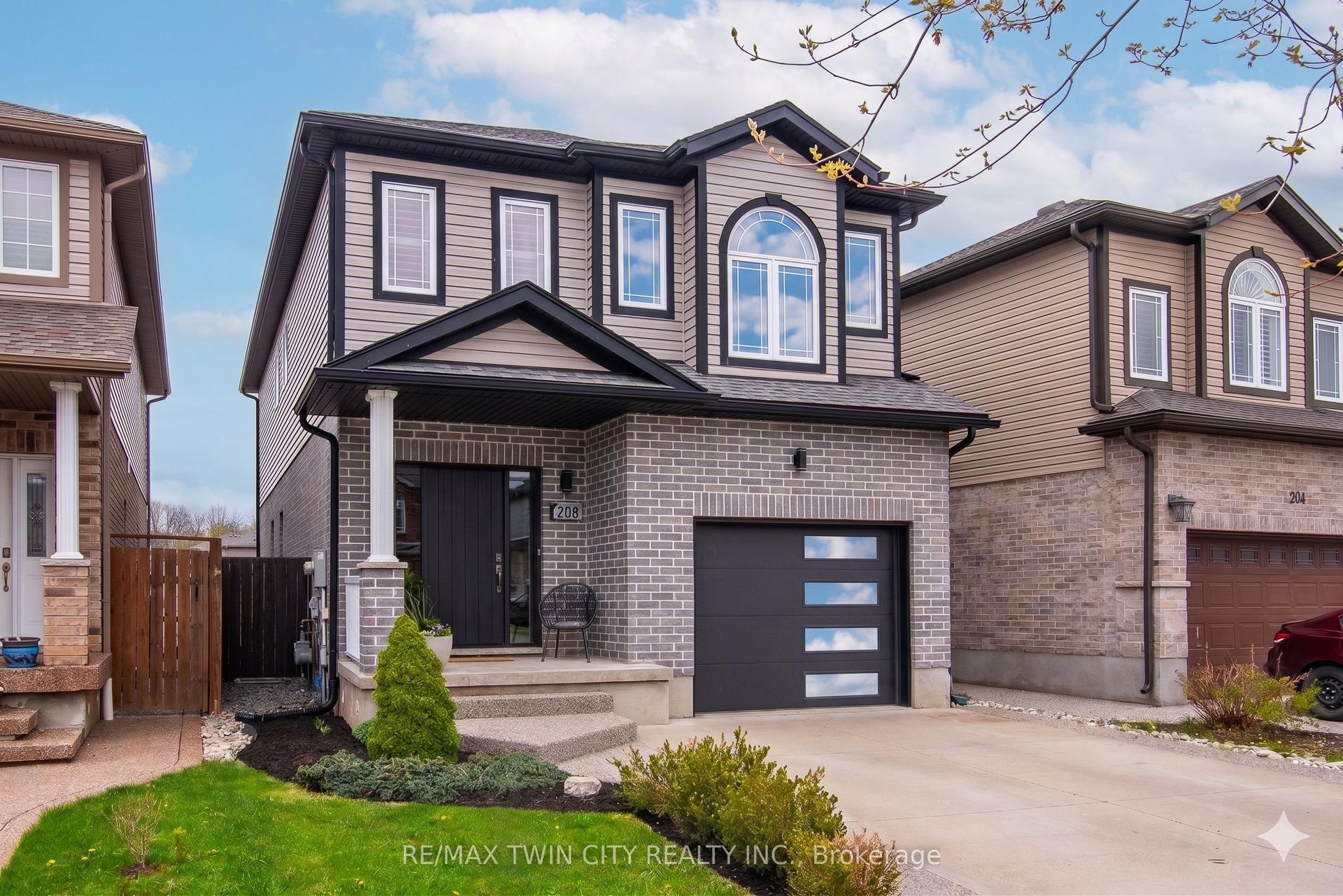 208 Birkinshaw Road — photo 1