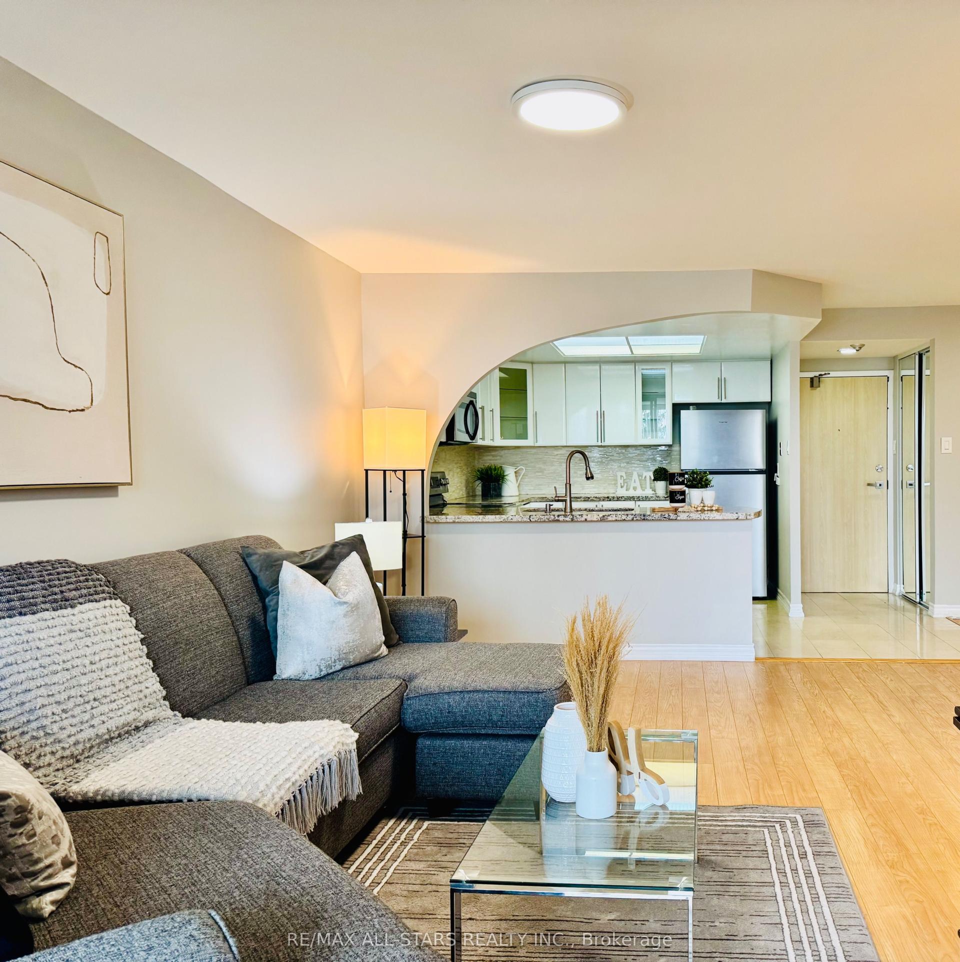 7601 Bathurst Street 402 #402, Vaughan — Condo for sale, photo 1