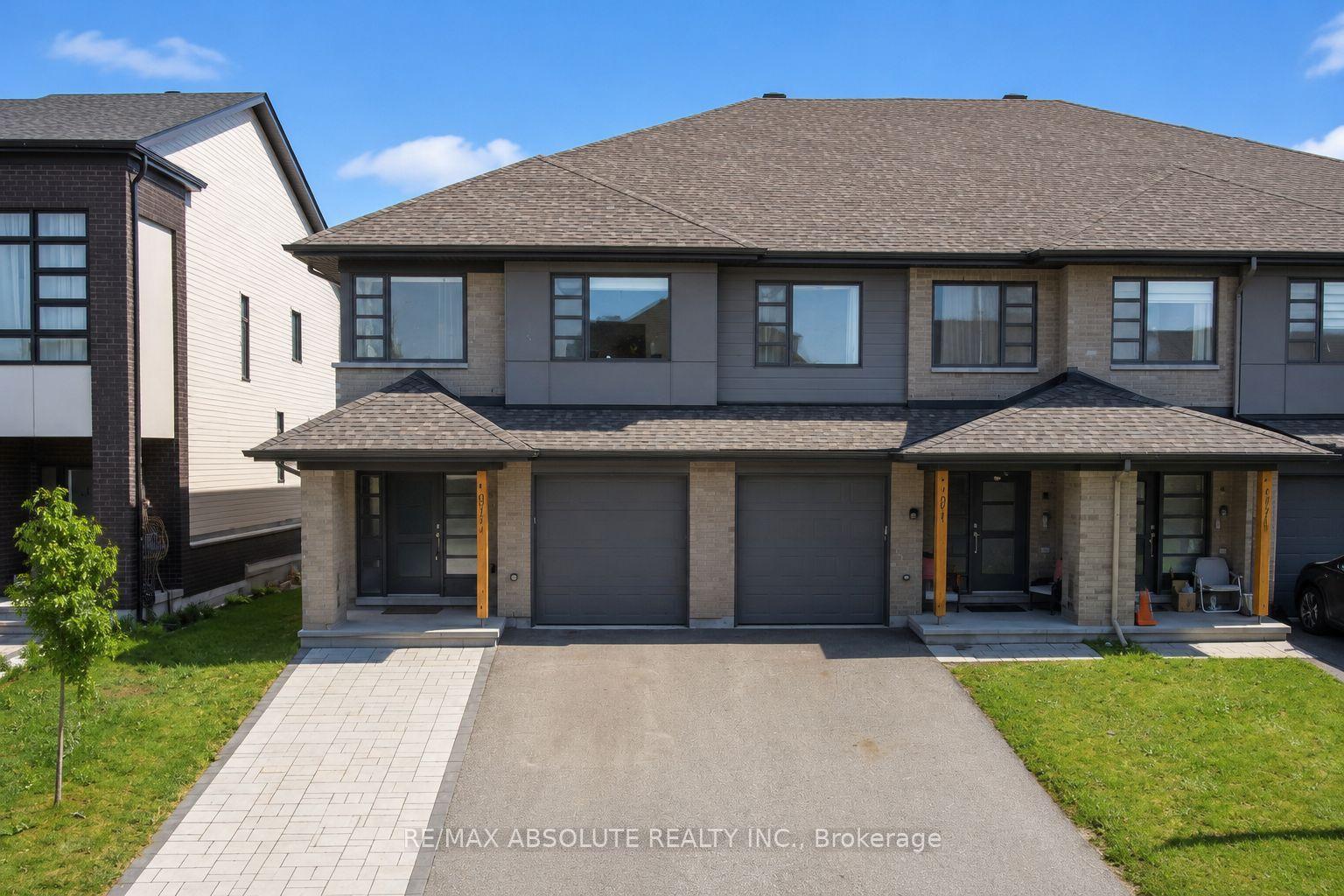 1072 Lunar Glow Crescent, Blossom Park - Airport and Area — Semi-Detached for sale, photo 1