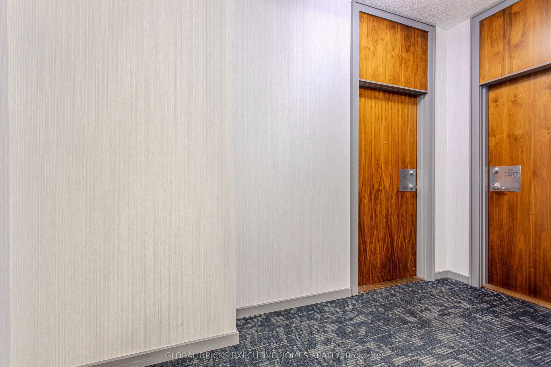 33 Elm Drive W, Mississauga — Condo for sale, photo 1