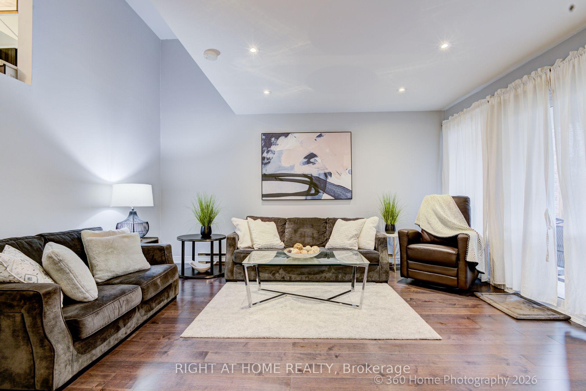221 Milestone Crescent 80 #80, Aurora — Condo Town for sale, photo 1