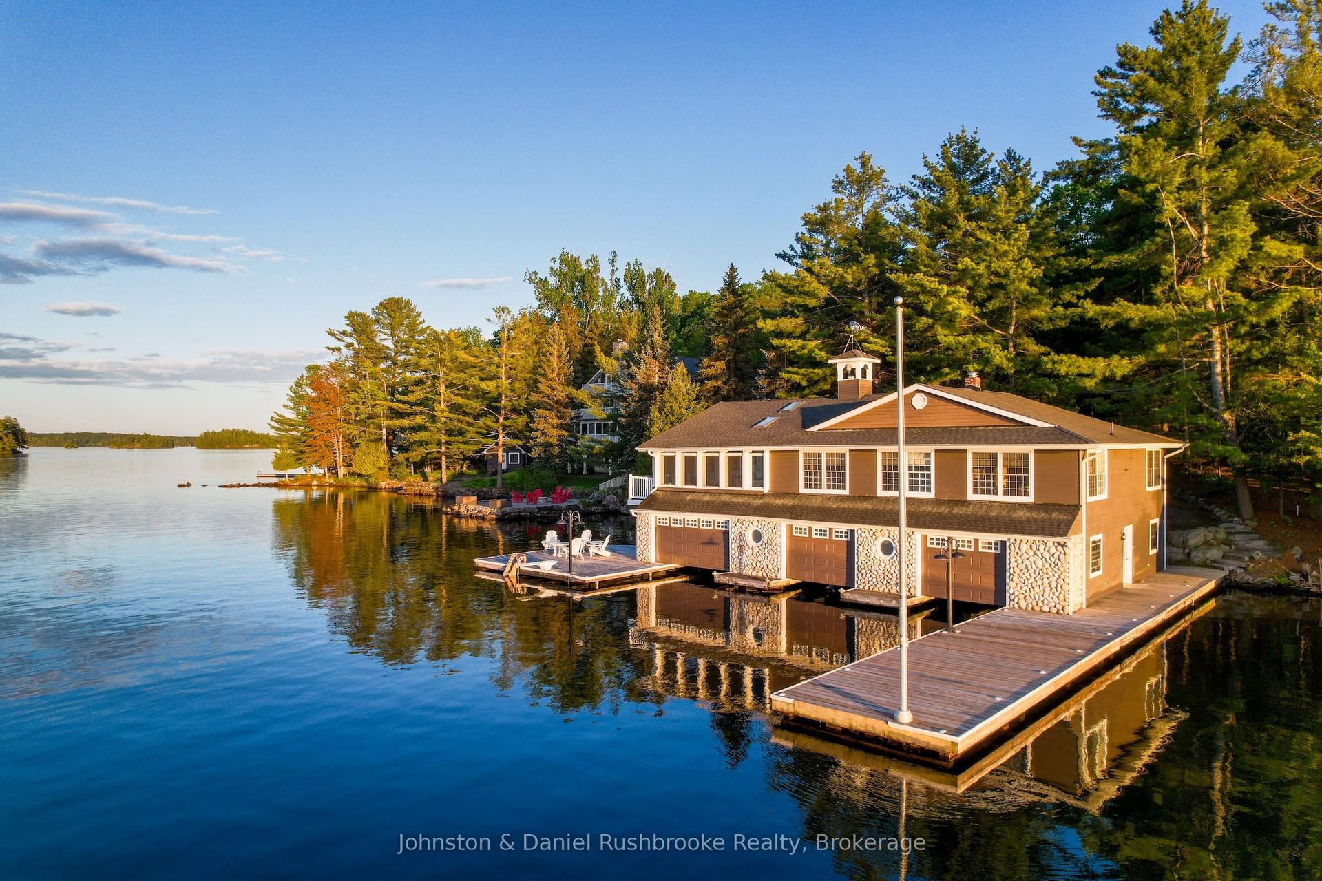 1167 Armstrong Point Road 9 #9, Muskoka Lakes — Detached for sale, photo 1