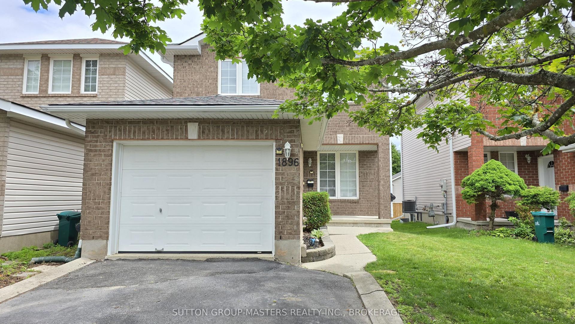 1896 Berrywood Crescent — photo 1