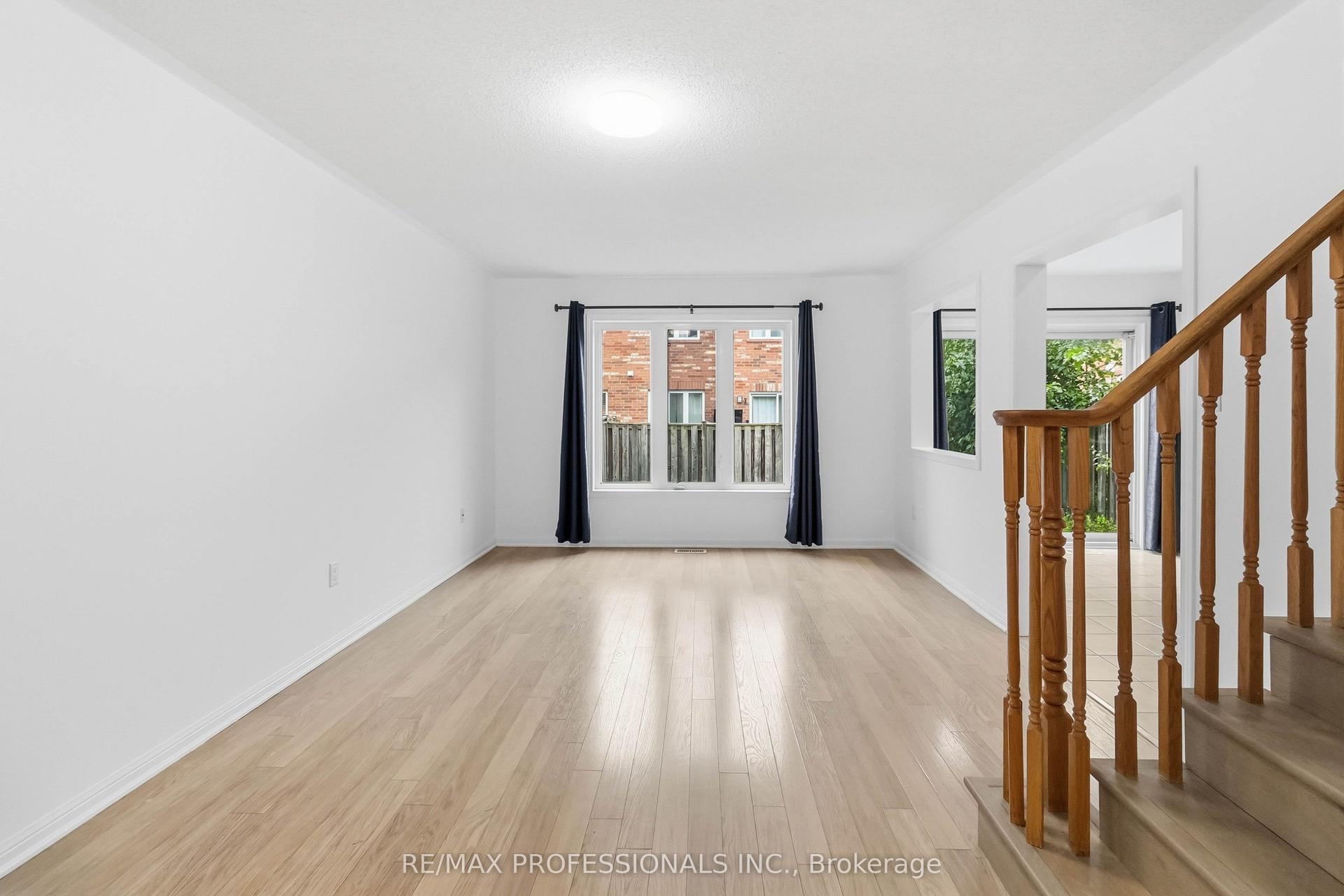 587 Cargill Path, Milton — Townhouse for lease, photo 1