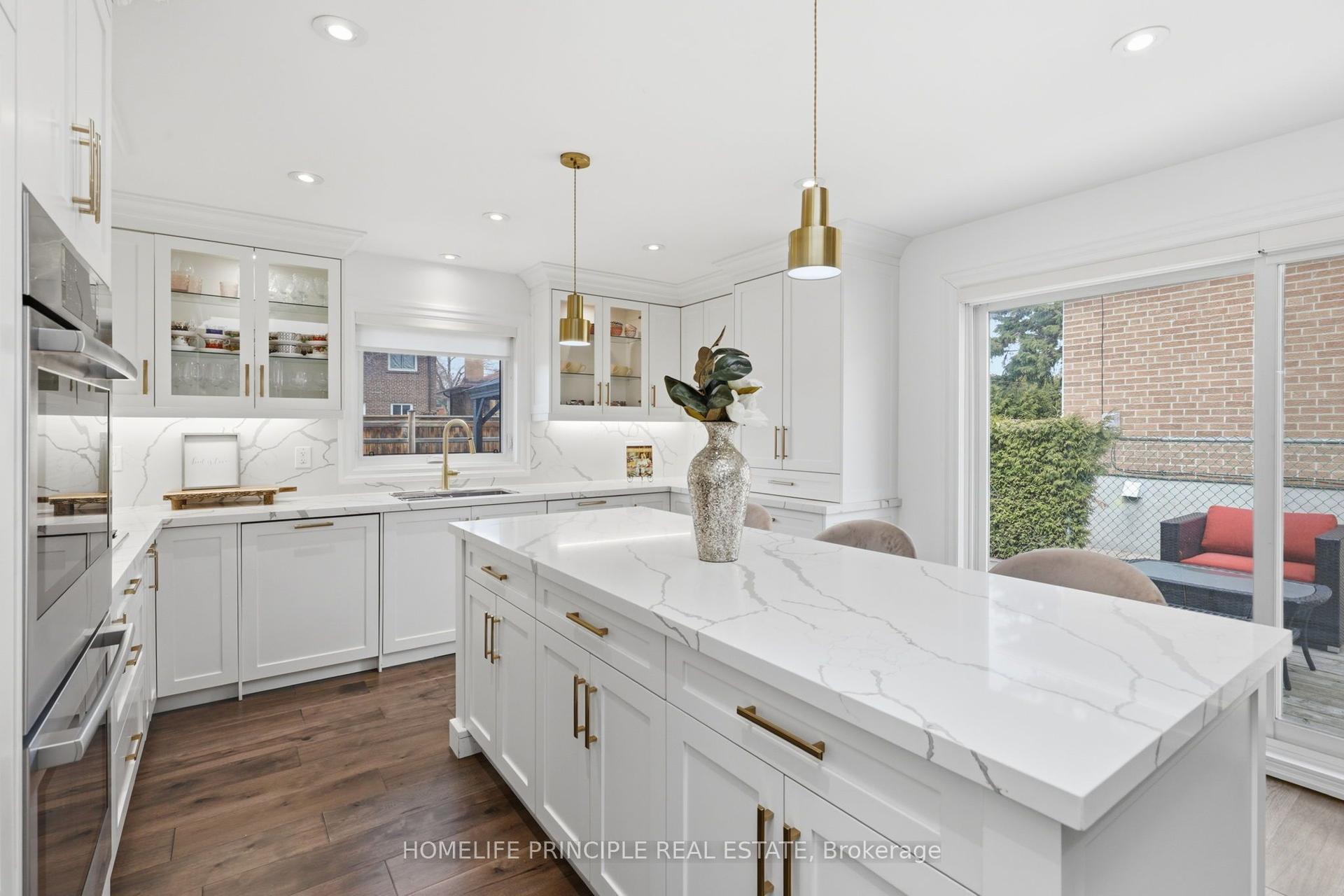 101 Renault Crescent — photo 1