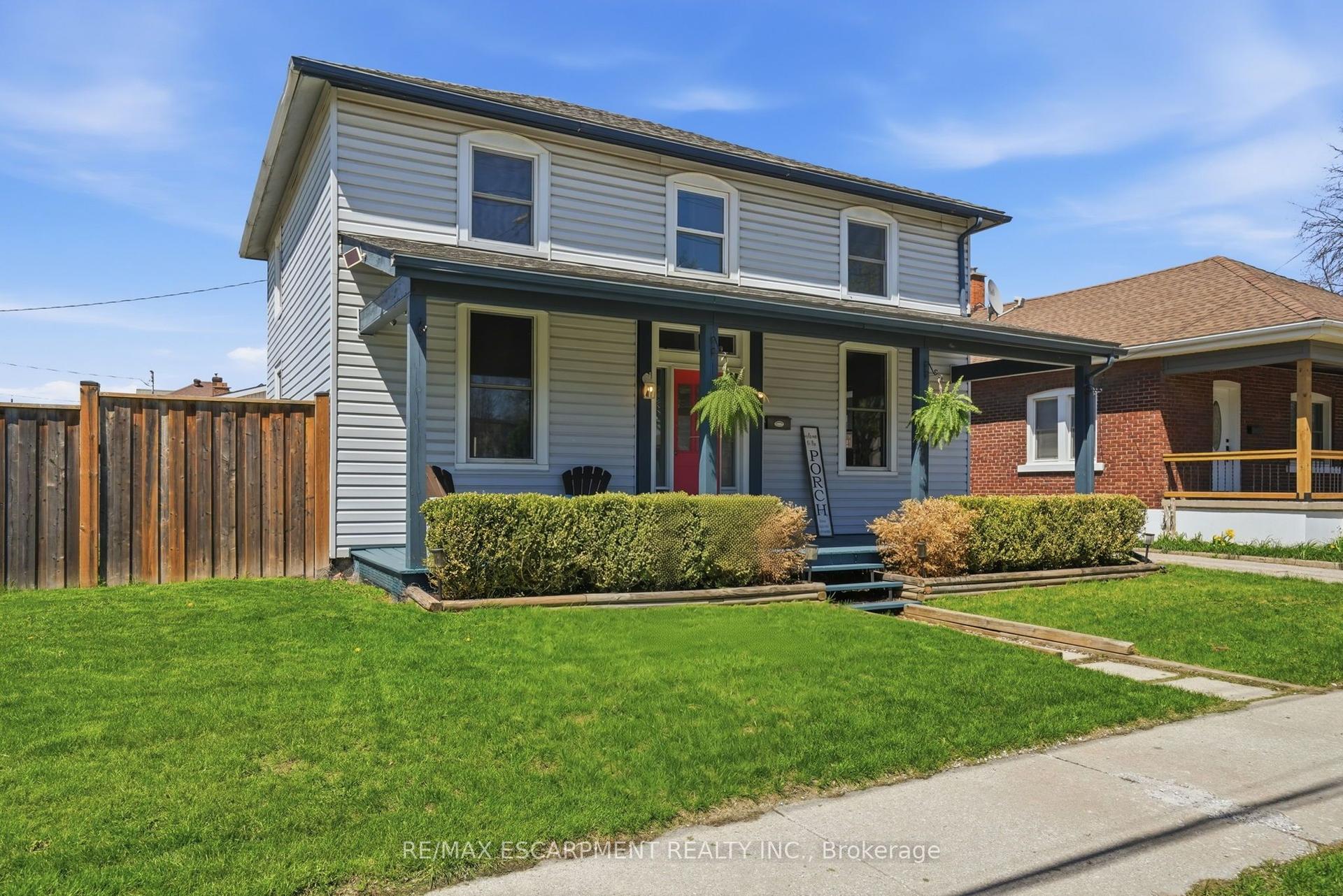 73 Sherwood Drive — photo 1