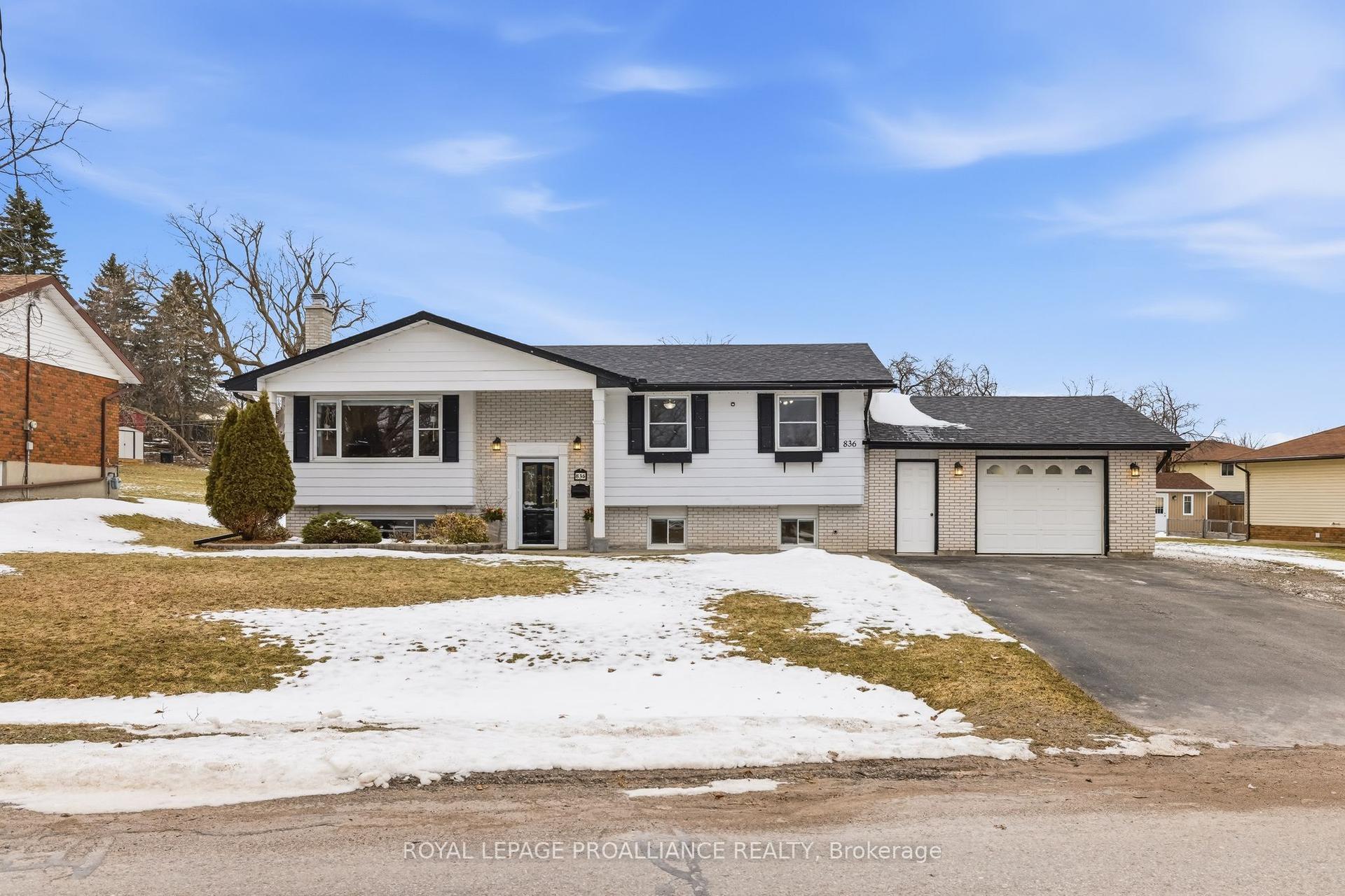 836 Stewart Drive — photo 1