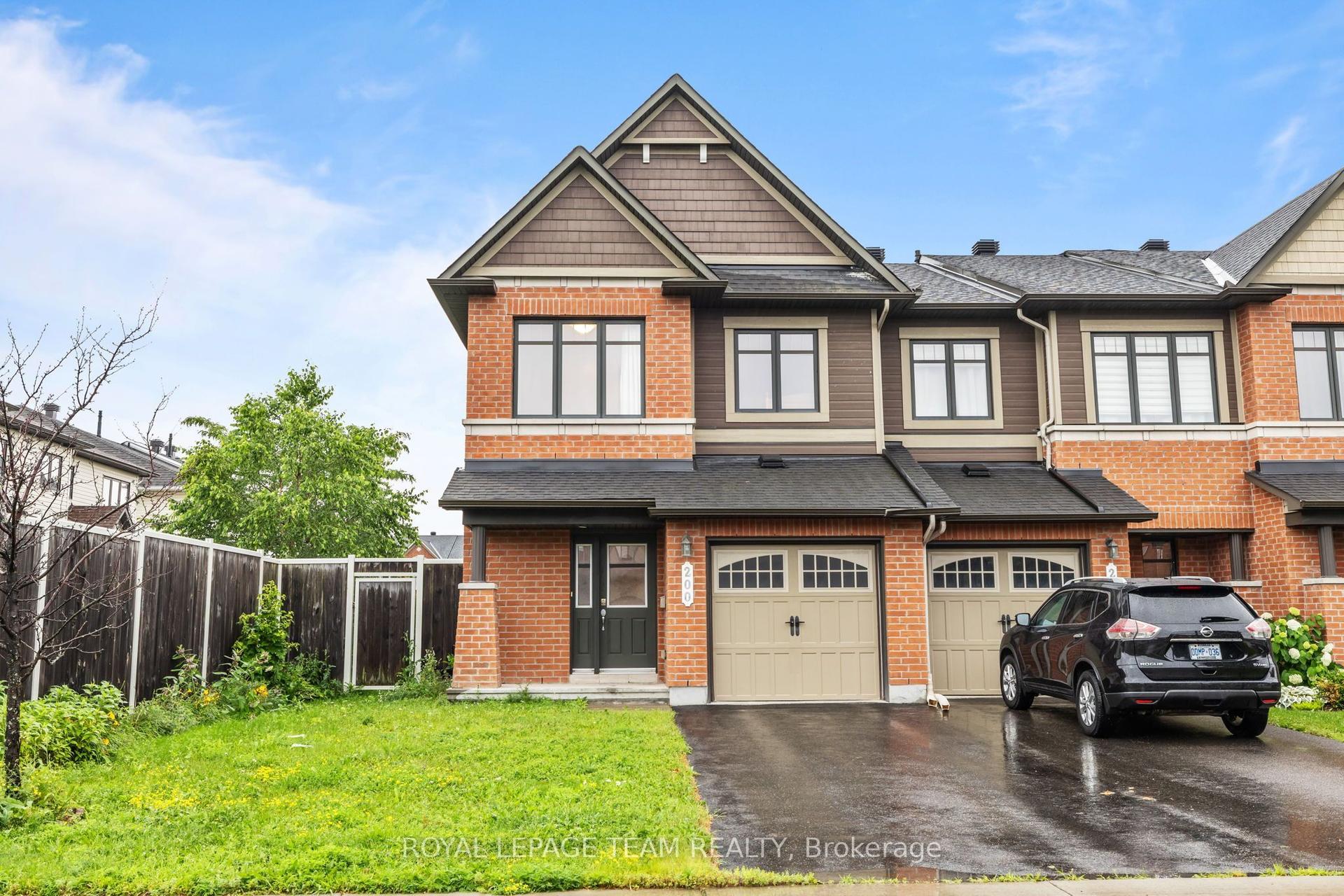 200 Gerry Lalonde Drive, Orleans - Cumberland and Area — Townhouse for lease, photo 1