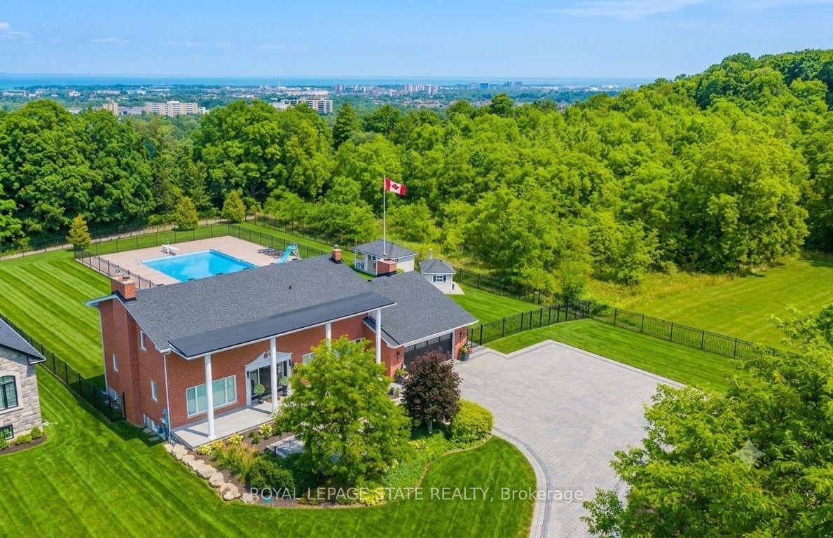 10 Azalea Court, Hamilton — Detached for sale, photo 1