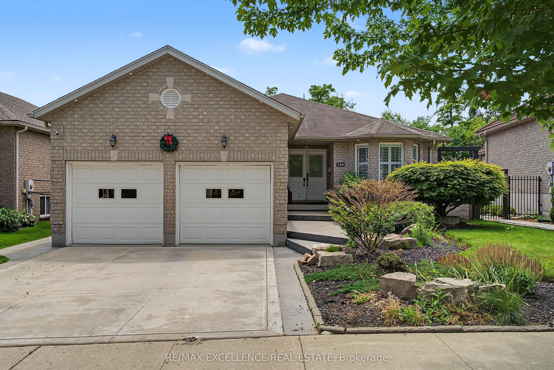 136 Johnston Avenue, Cambridge — Detached for sale, photo 1